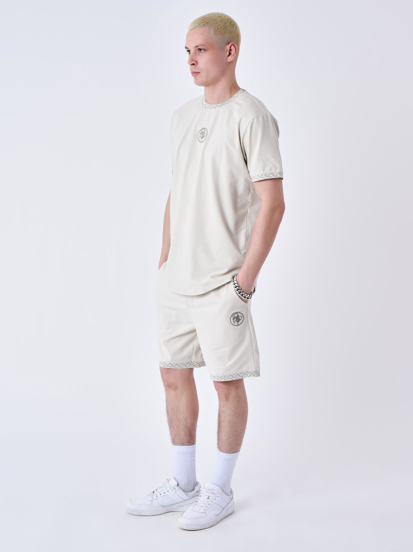 t-shirt-a-details-tisse-labyrinthe-greige