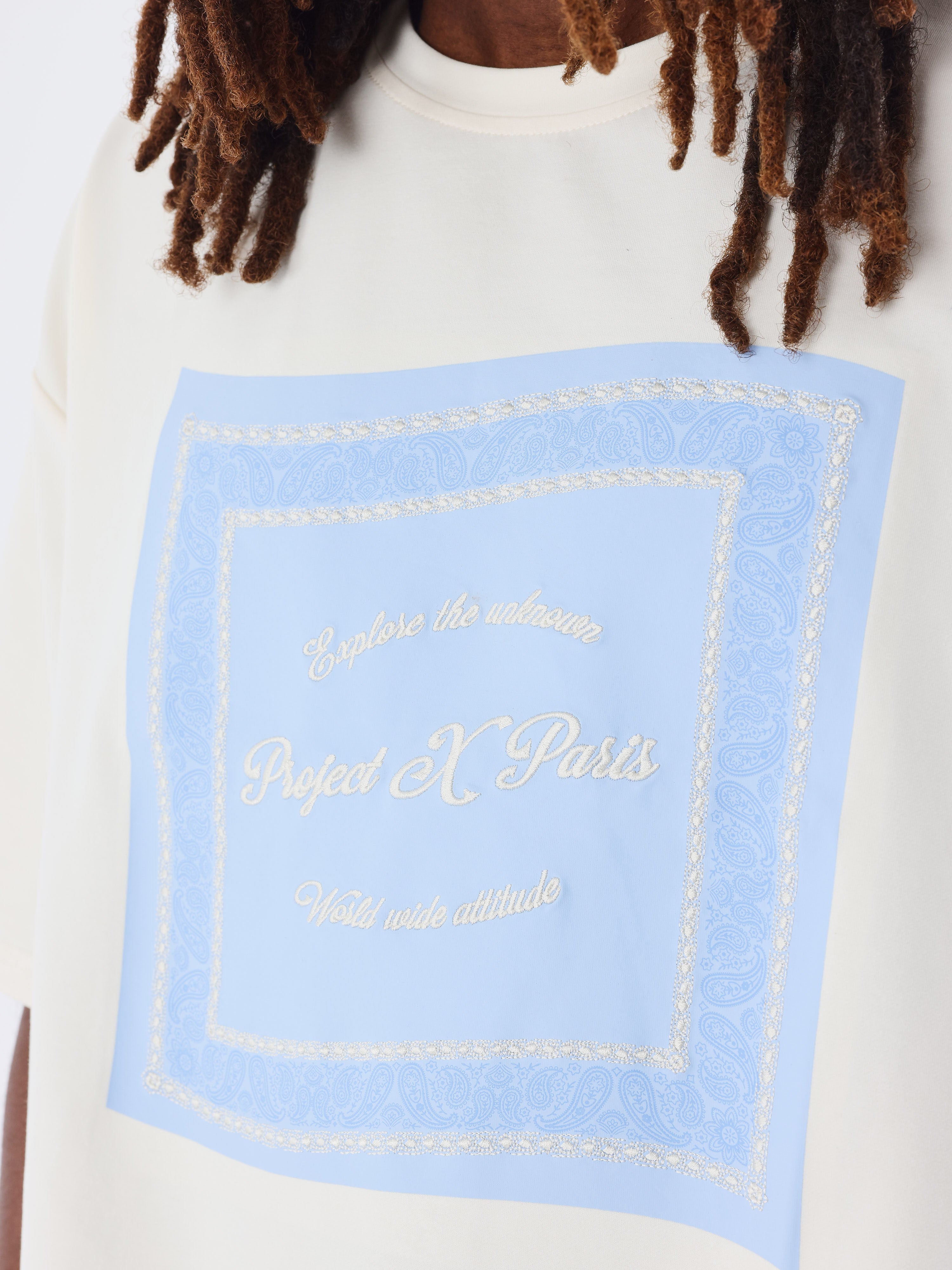 t-shirt-bandana-craie-detailshot