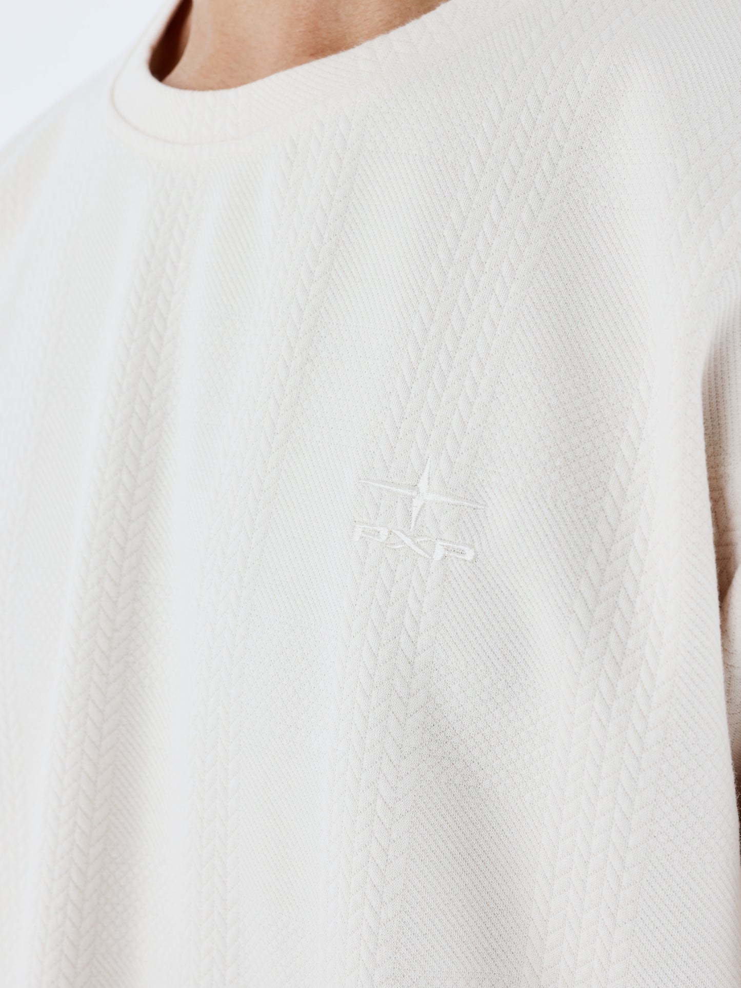 t-shirt-col-montant-maille-craie