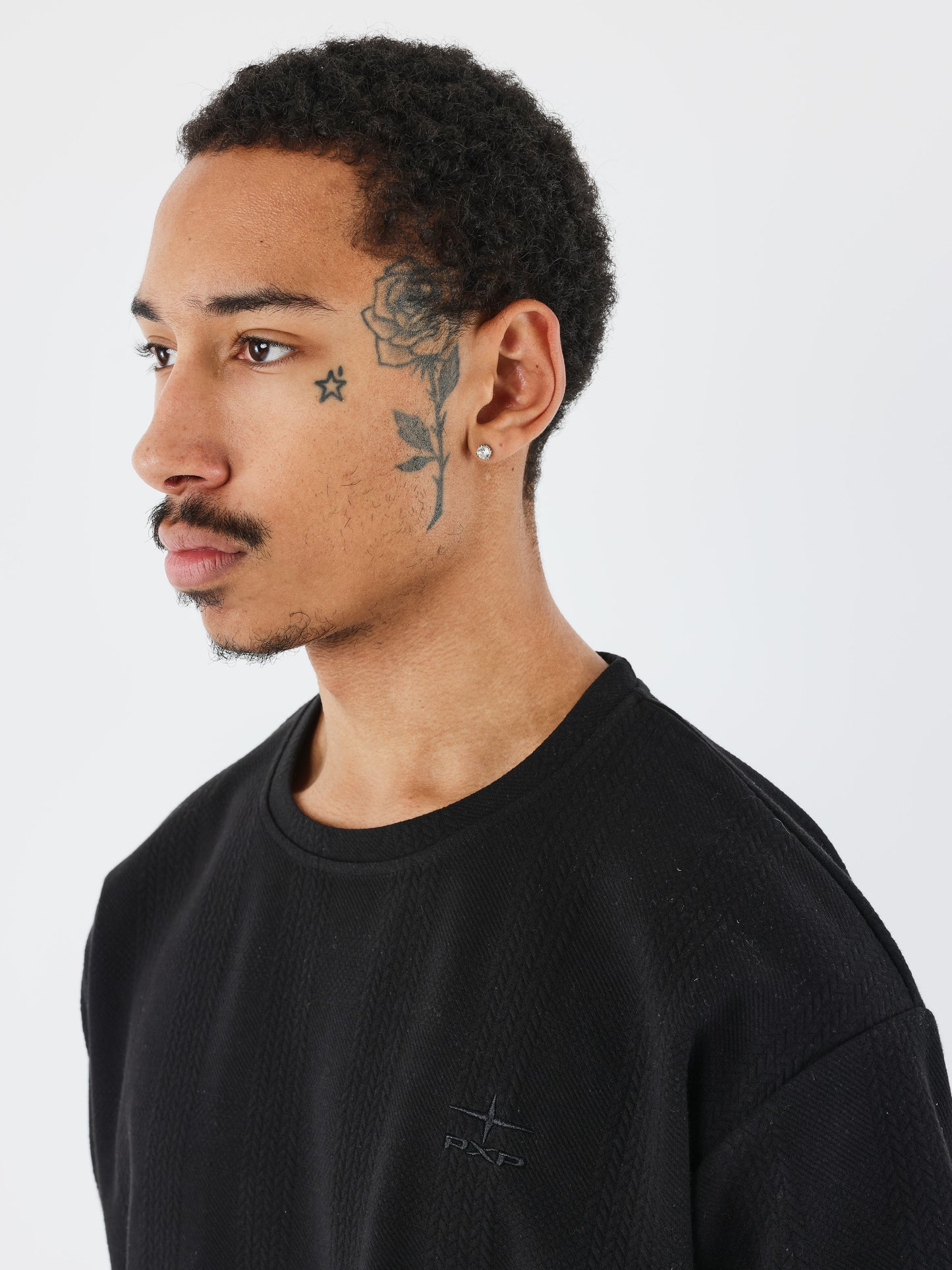 t-shirt-col-montant-maille-noir