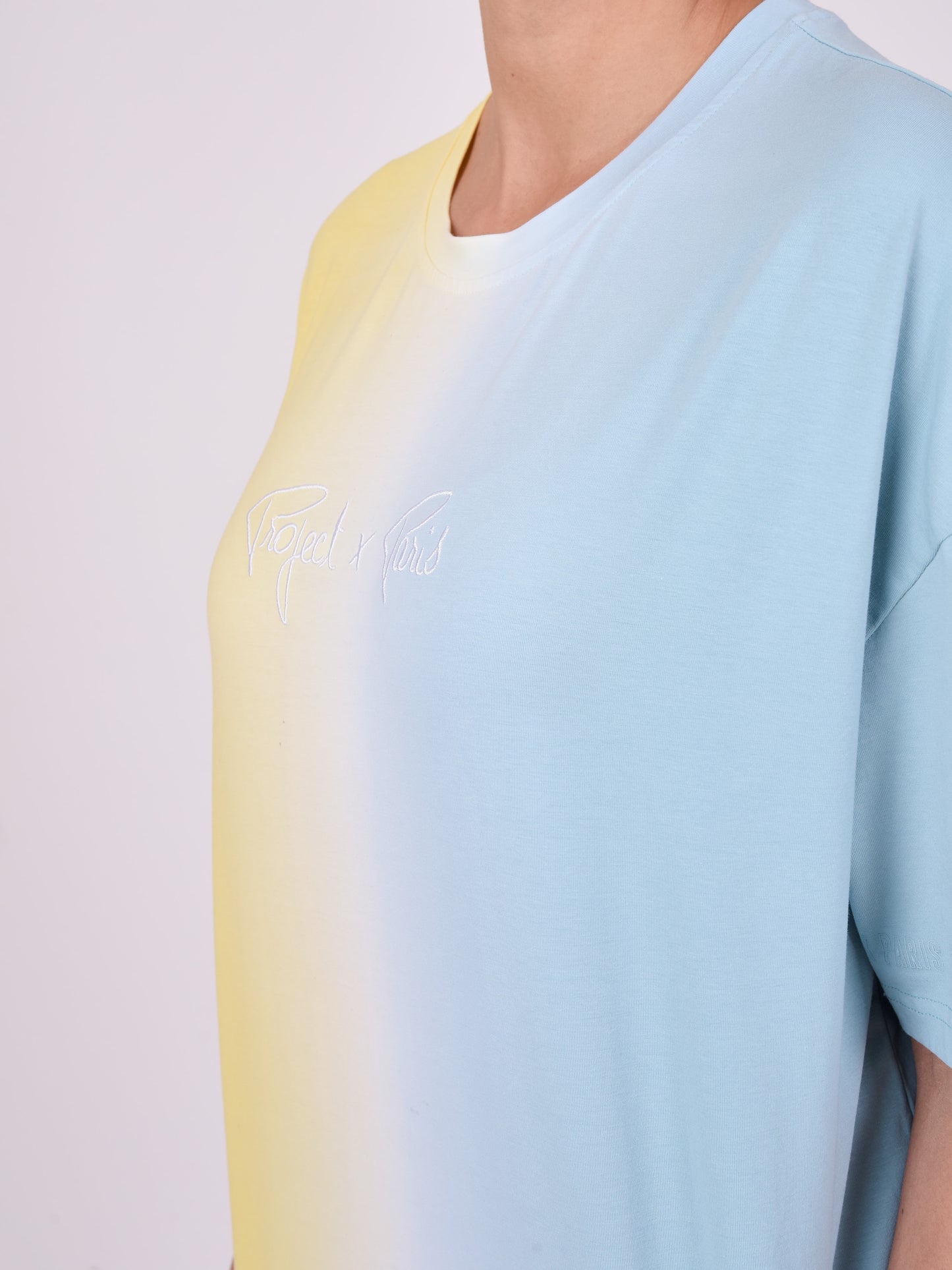 t-shirt-degrade-turquoise-detailshot