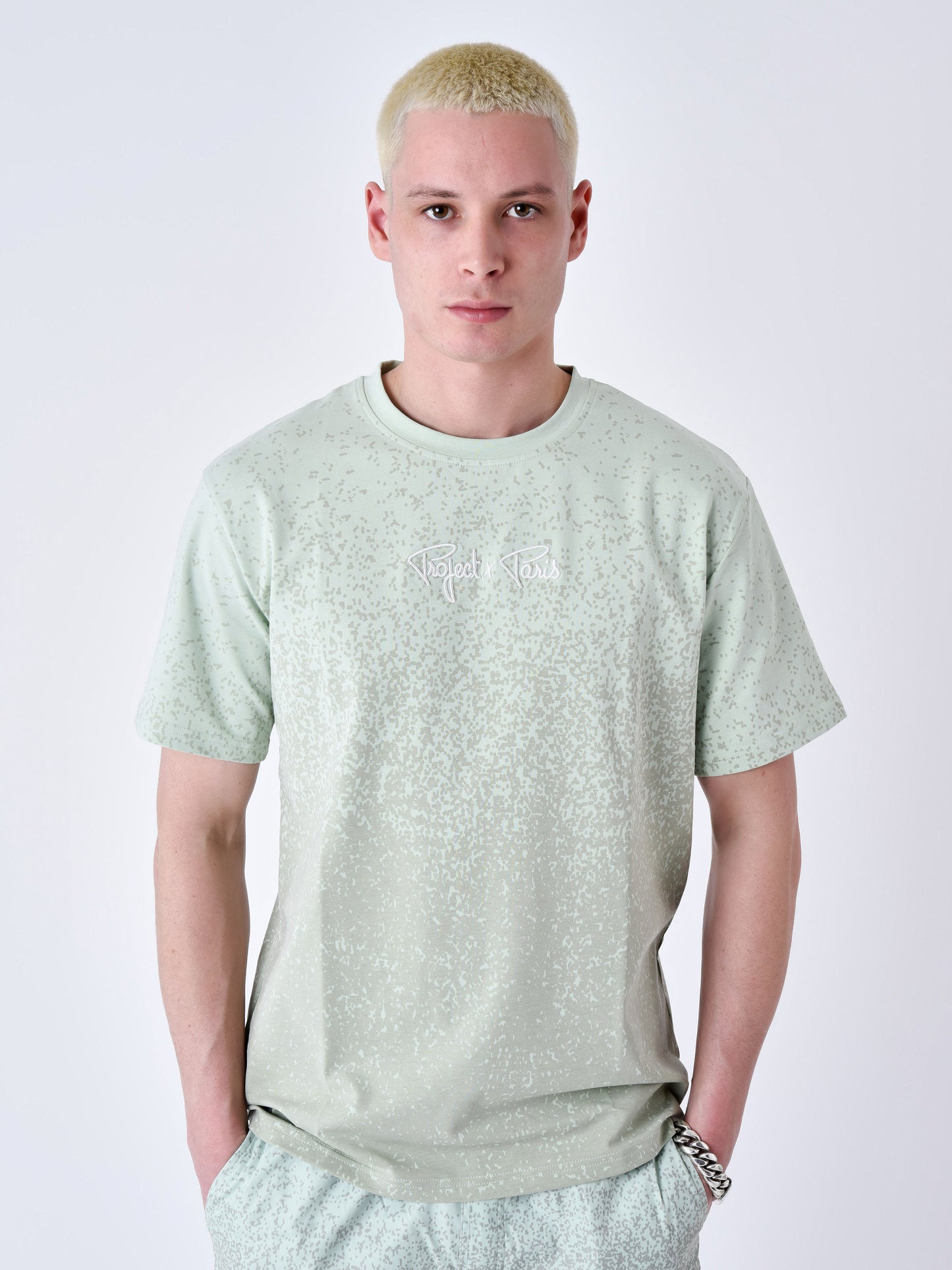 t-shirt-imprime-spray-vert-d-eau-modelshot