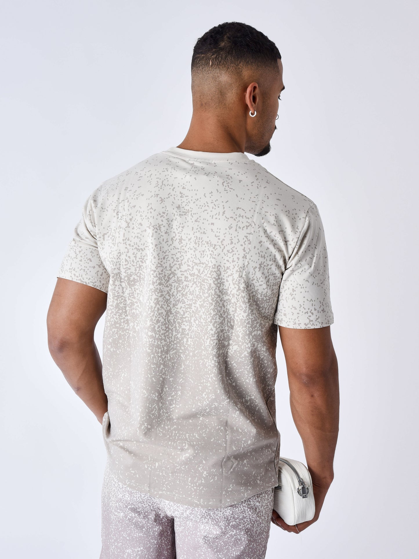 t-shirt-imprime-spray-greige