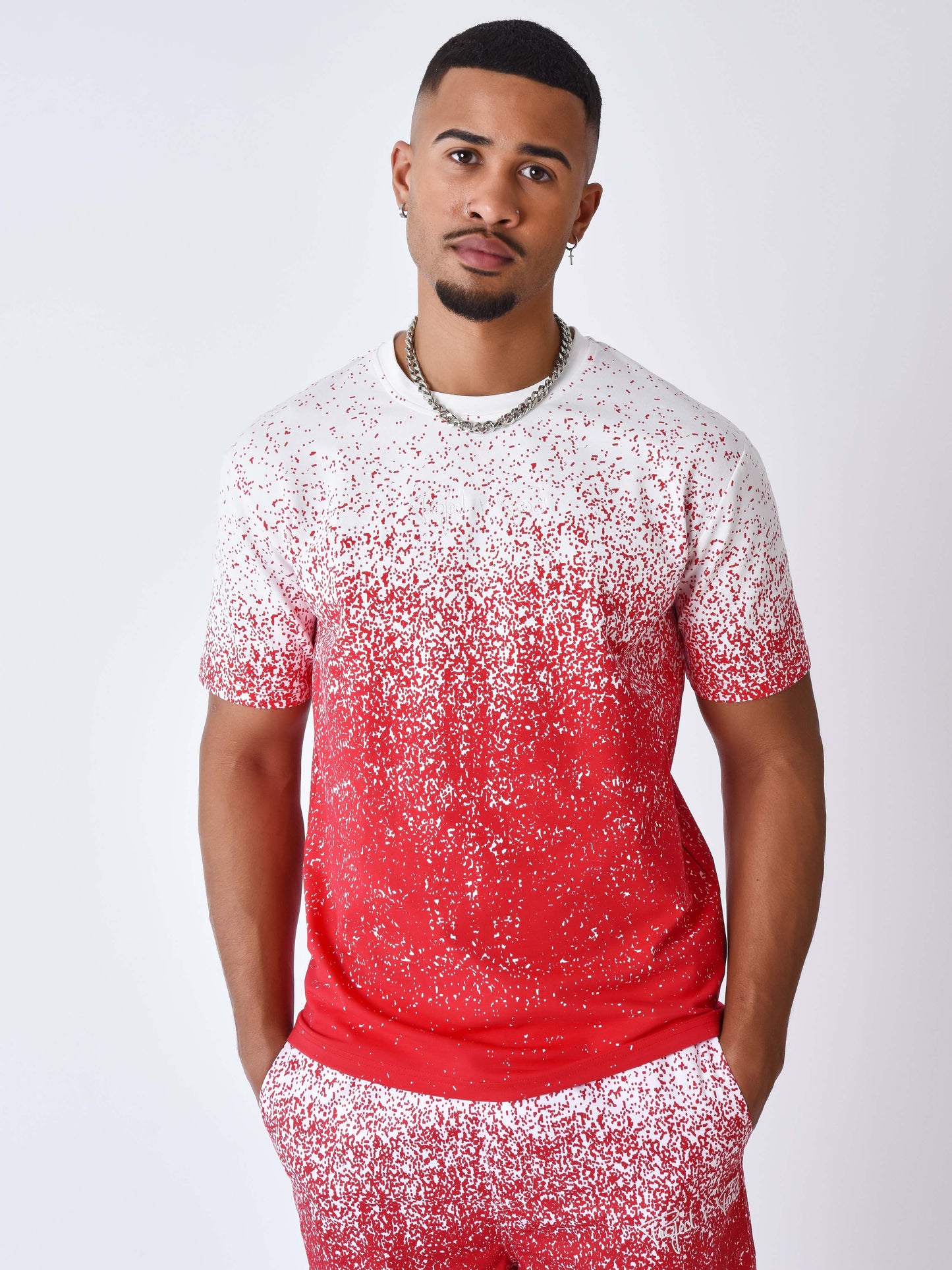 t-shirt-imprime-spray-rouge-modelshot