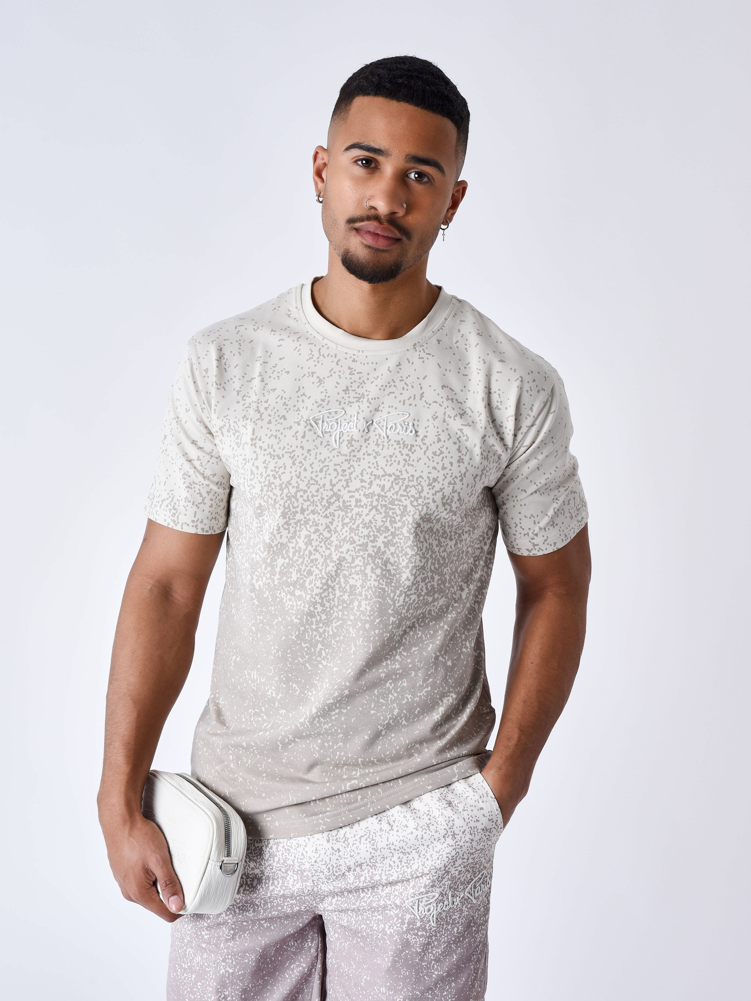 t-shirt-imprime-spray-greige