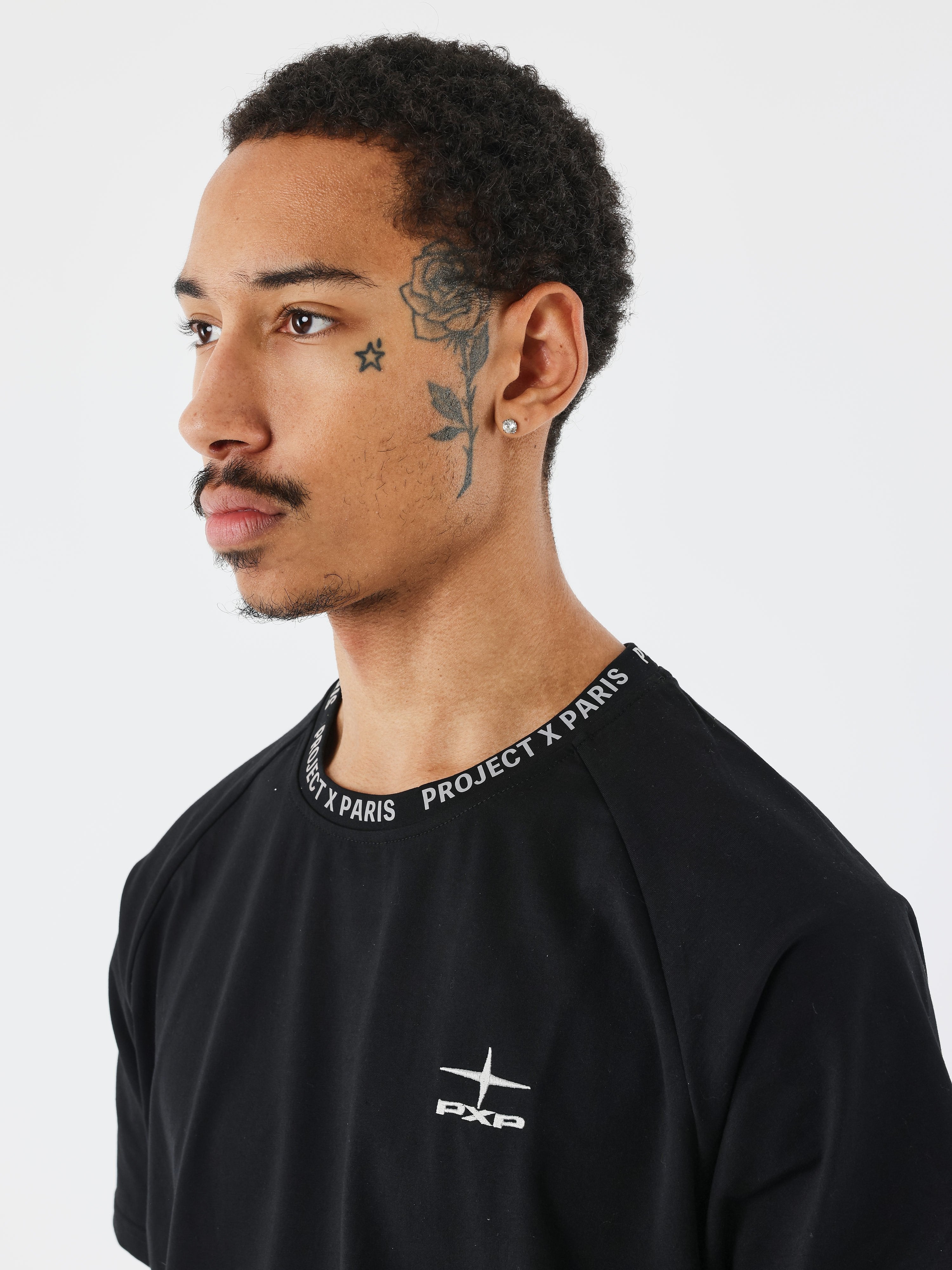 t-shirt-large-a-details-reflechisant-noir