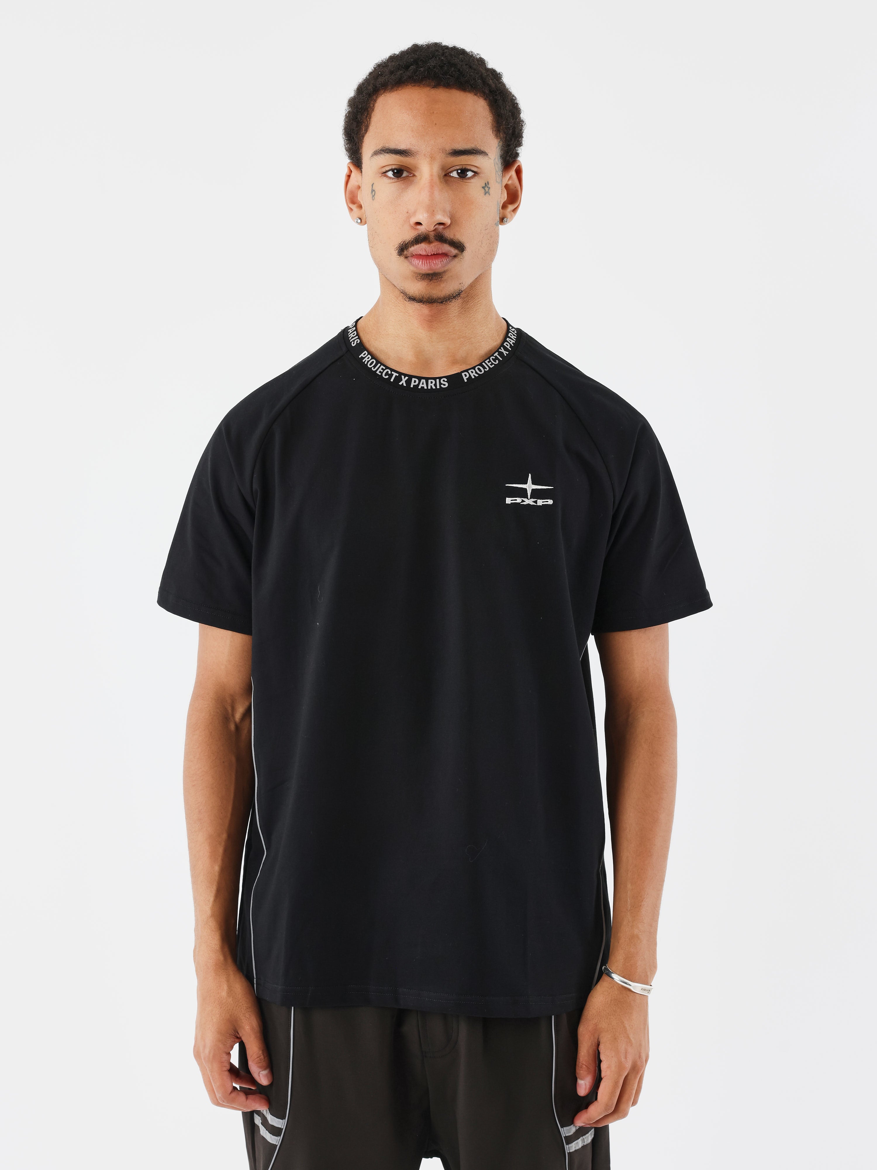 t-shirt-large-a-details-reflechisant-noir
