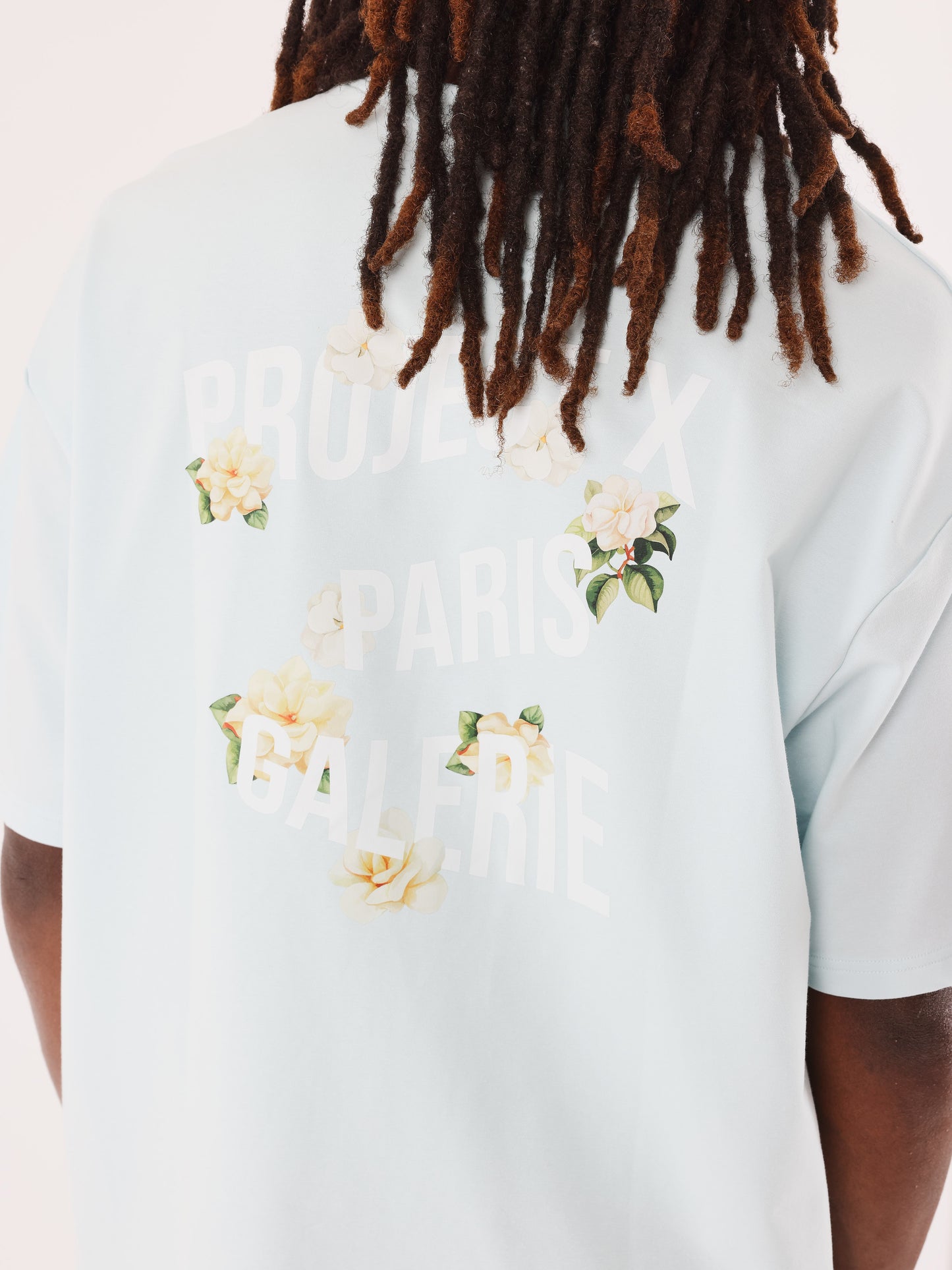 t-shirt-large-floral-ice-blue-modelshot