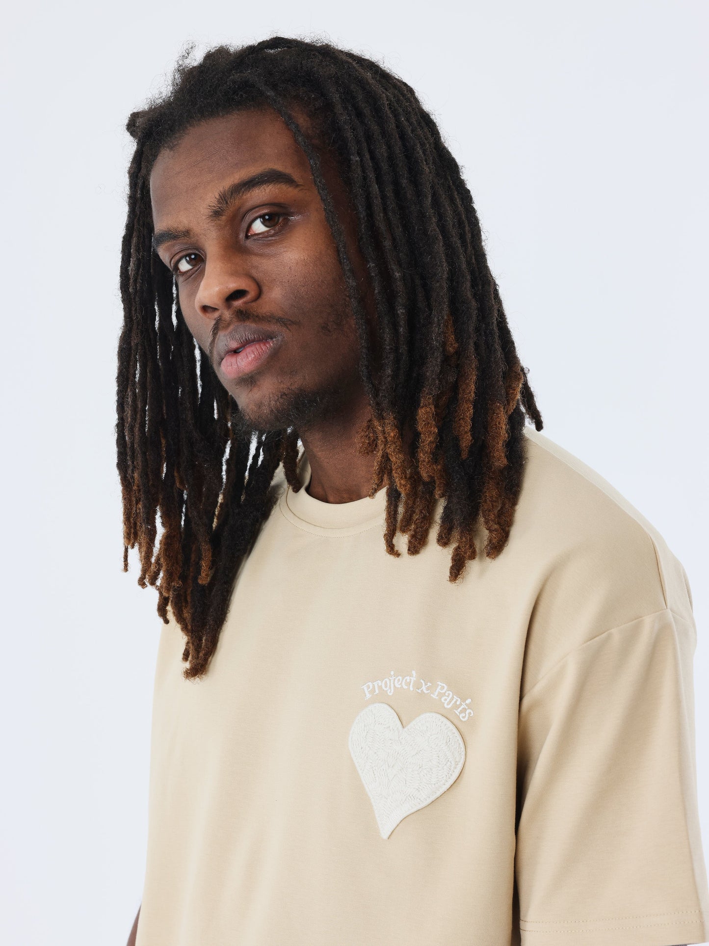 t-shirt-large-wicker-heart-beige