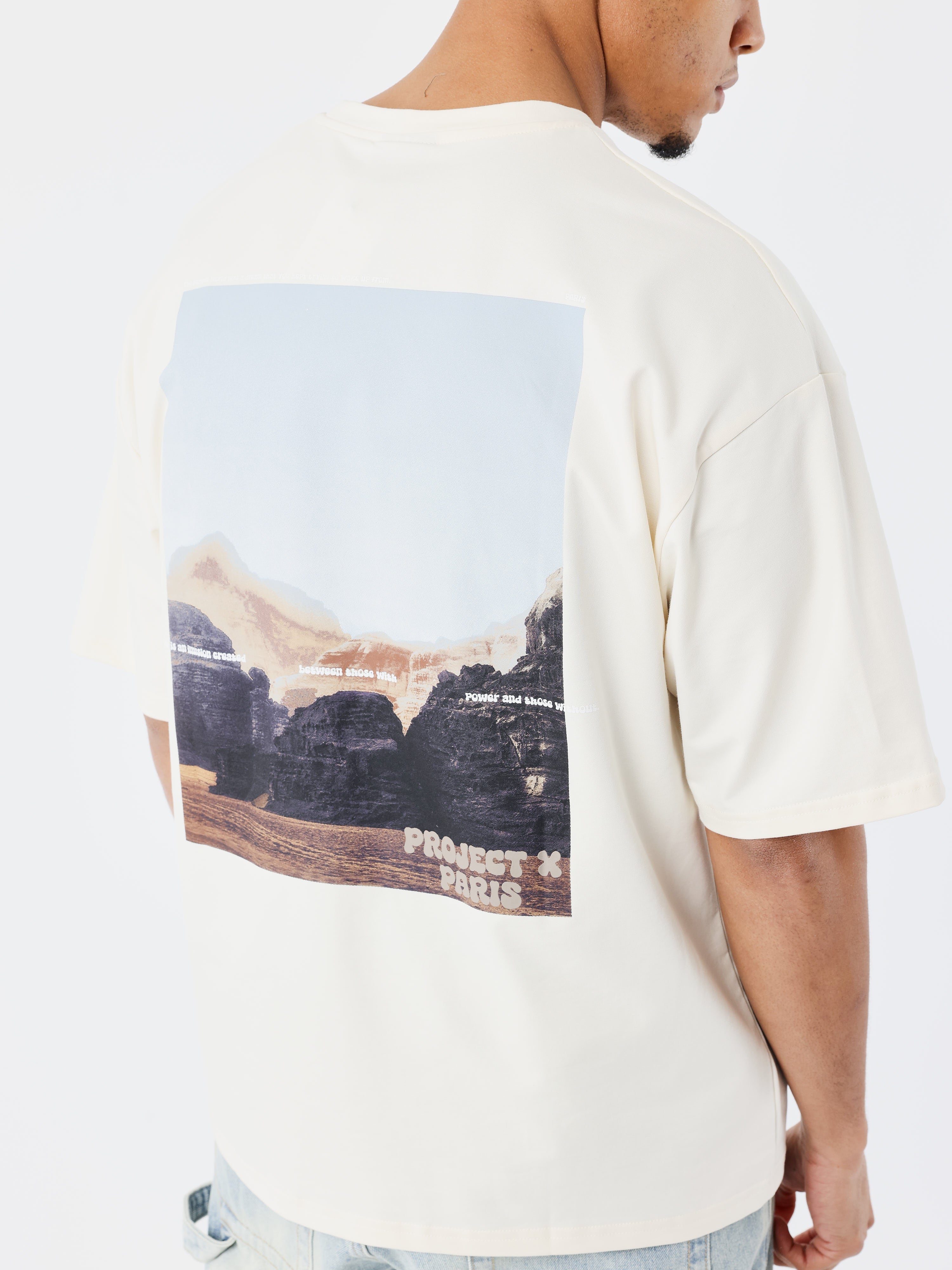 t-shirt-motif-canyon-craie-modelshot