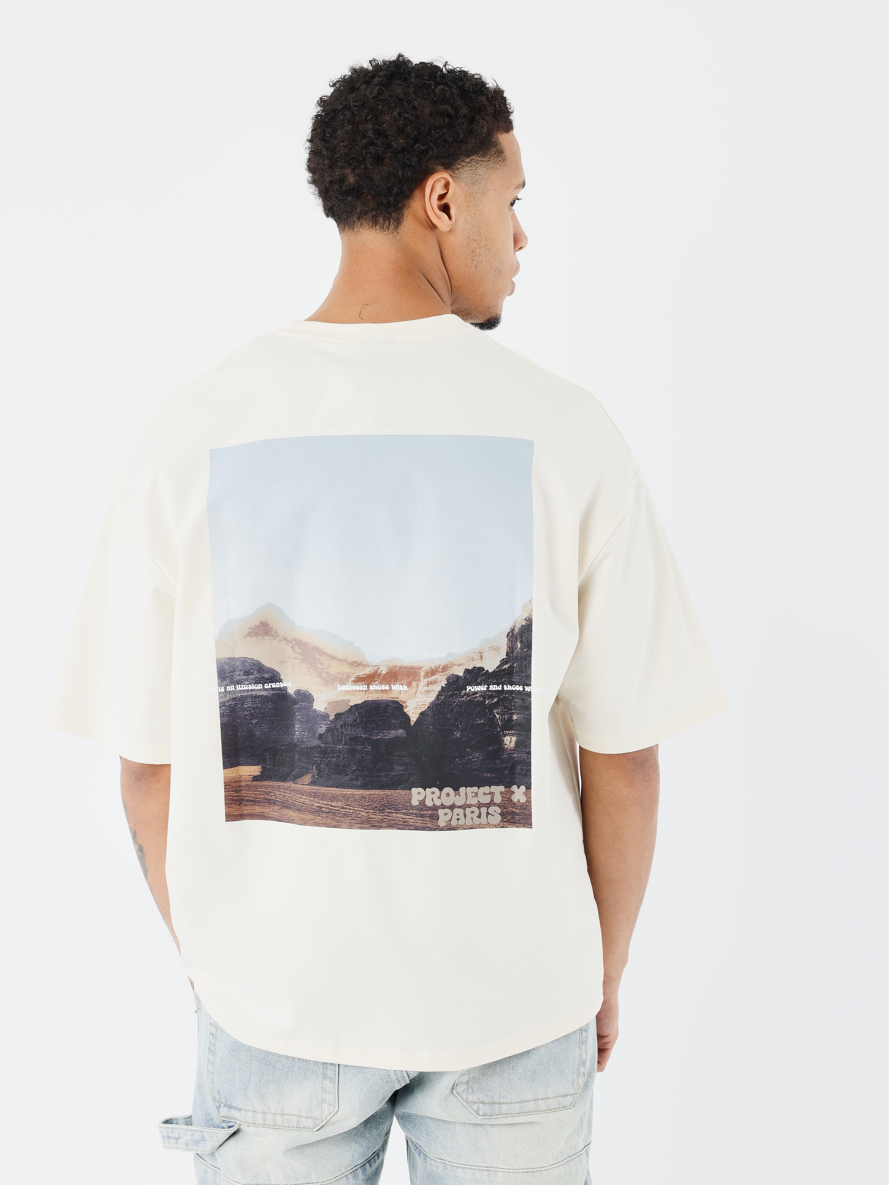 t-shirt-motif-canyon-craie-modelshot