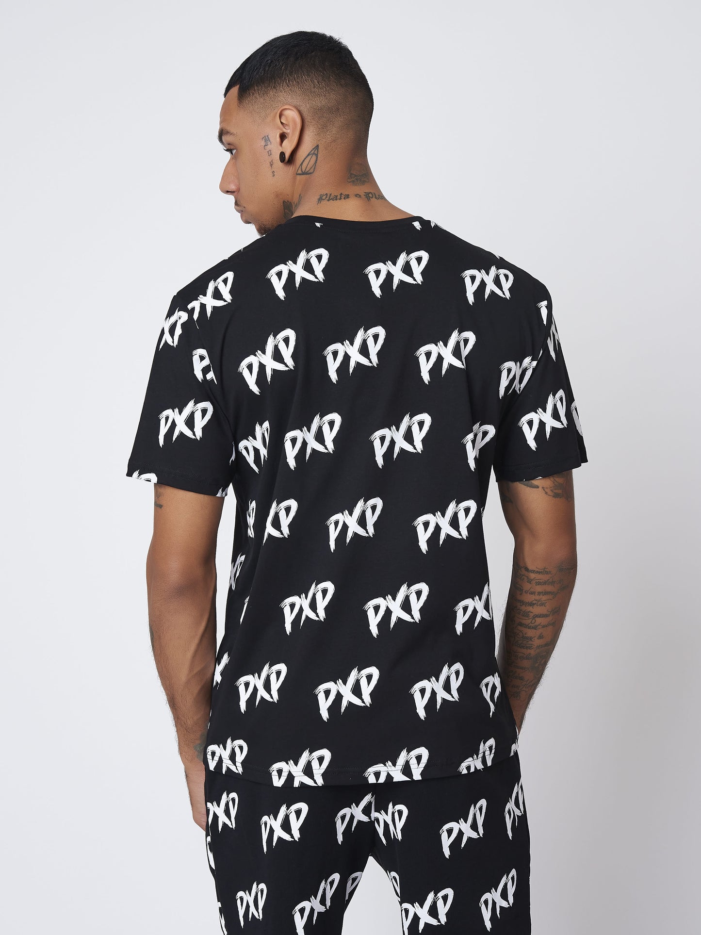 t-shirt-pxp-brush-all-over-2010146-noir-modelshot