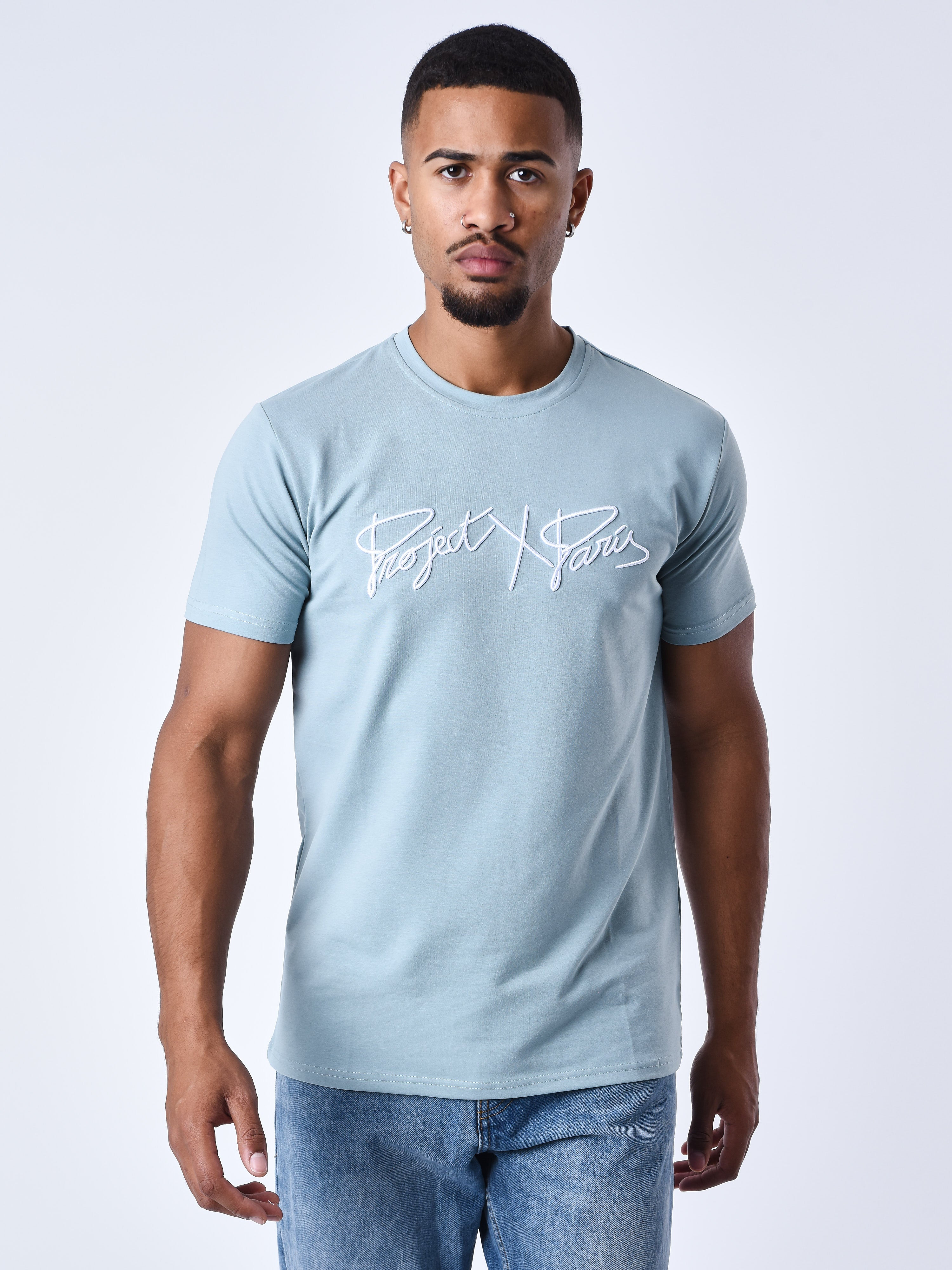 Basic T-shirt z pełnym haftowanym logo-2
