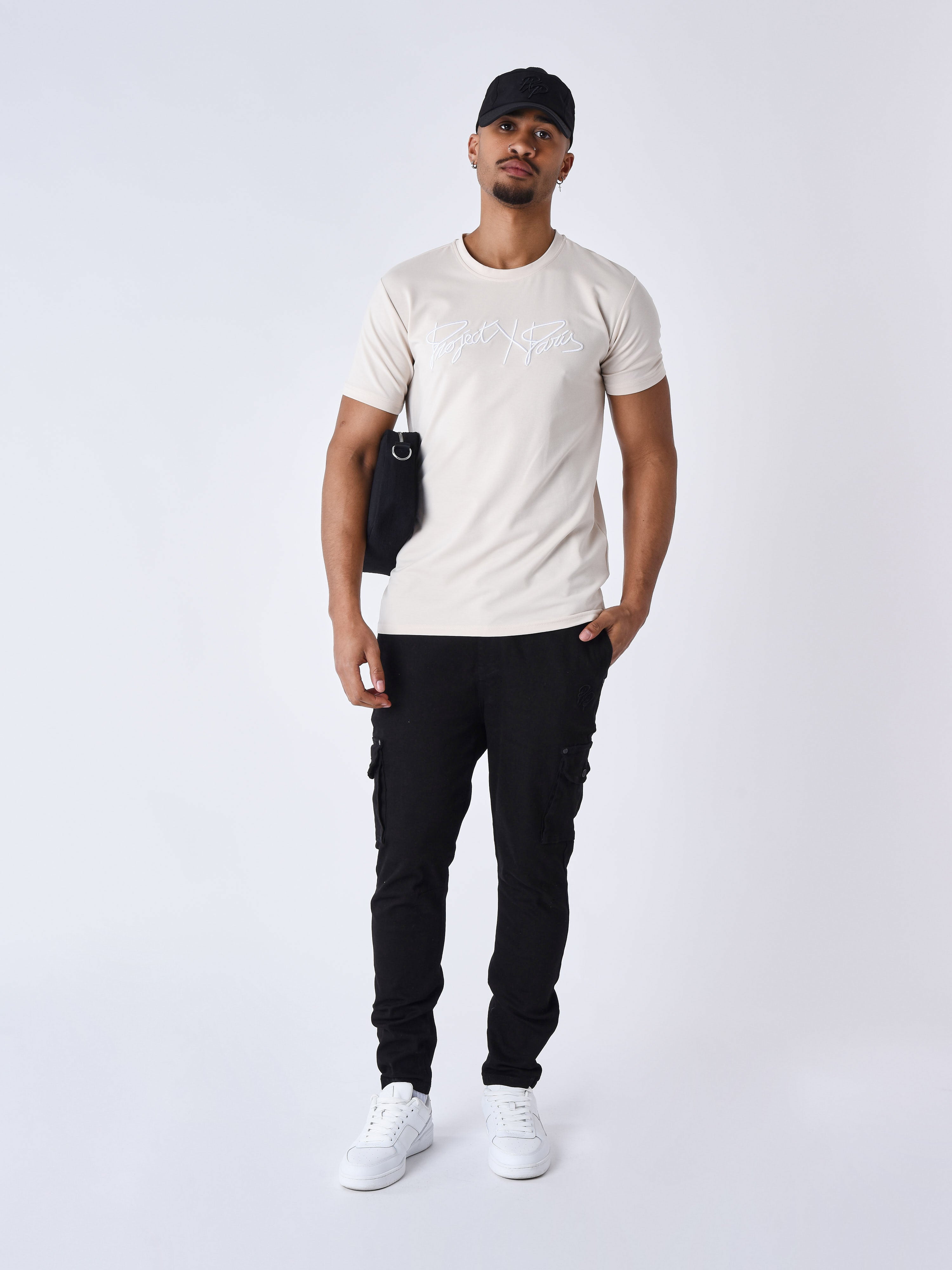 Basic T-skjorte med full logo broderi-1