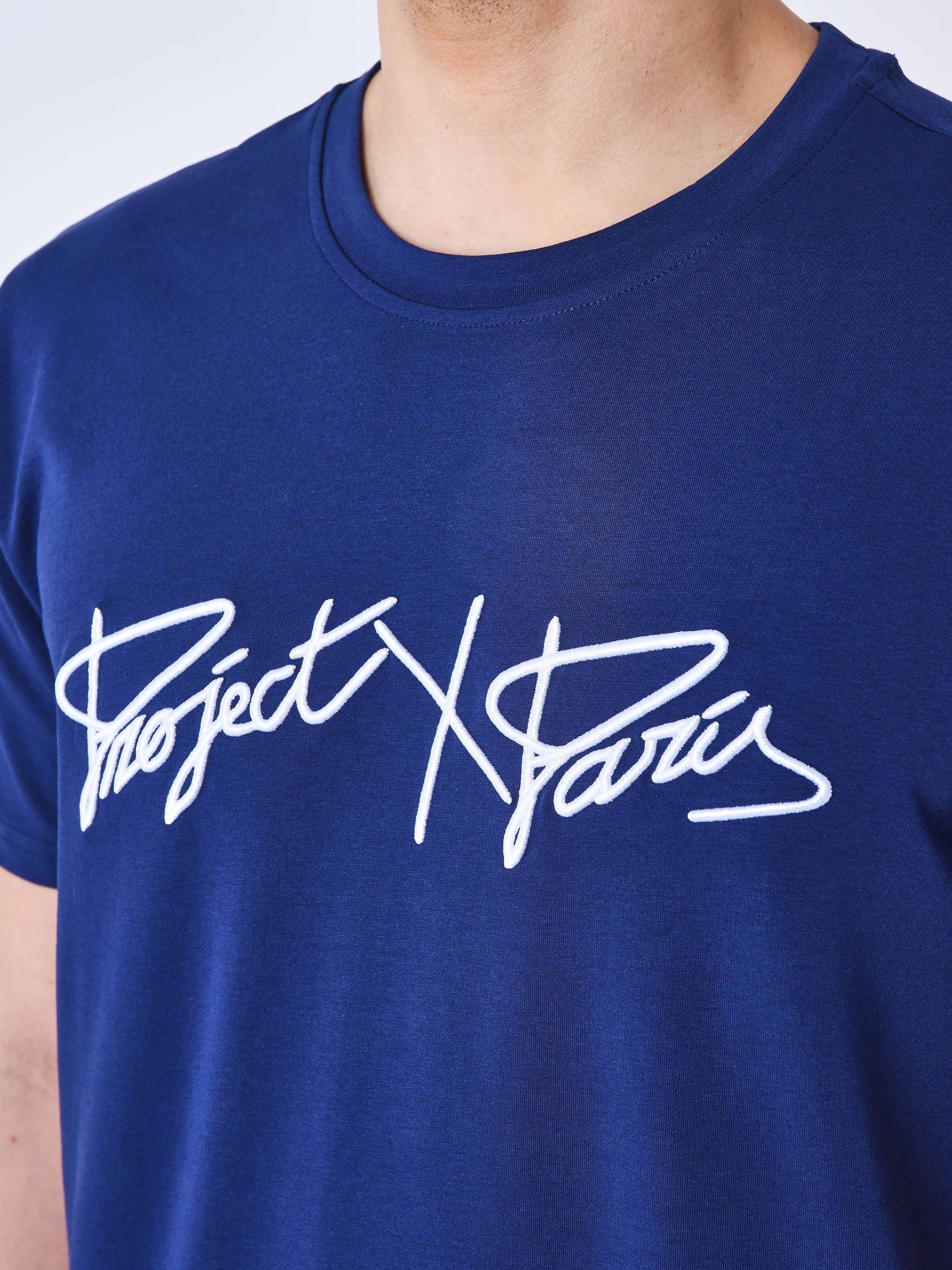 Basic T-shirt met volledig logo borduurwerk-6