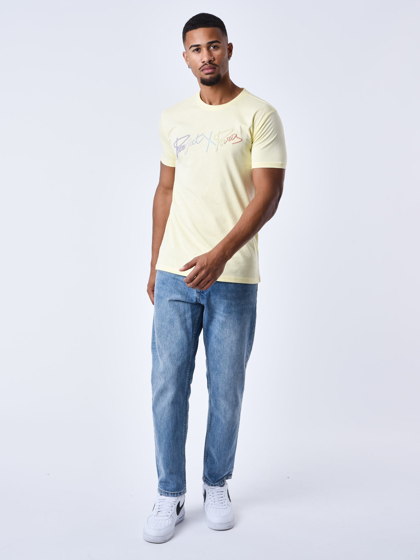 t221012-jaune-modelshot