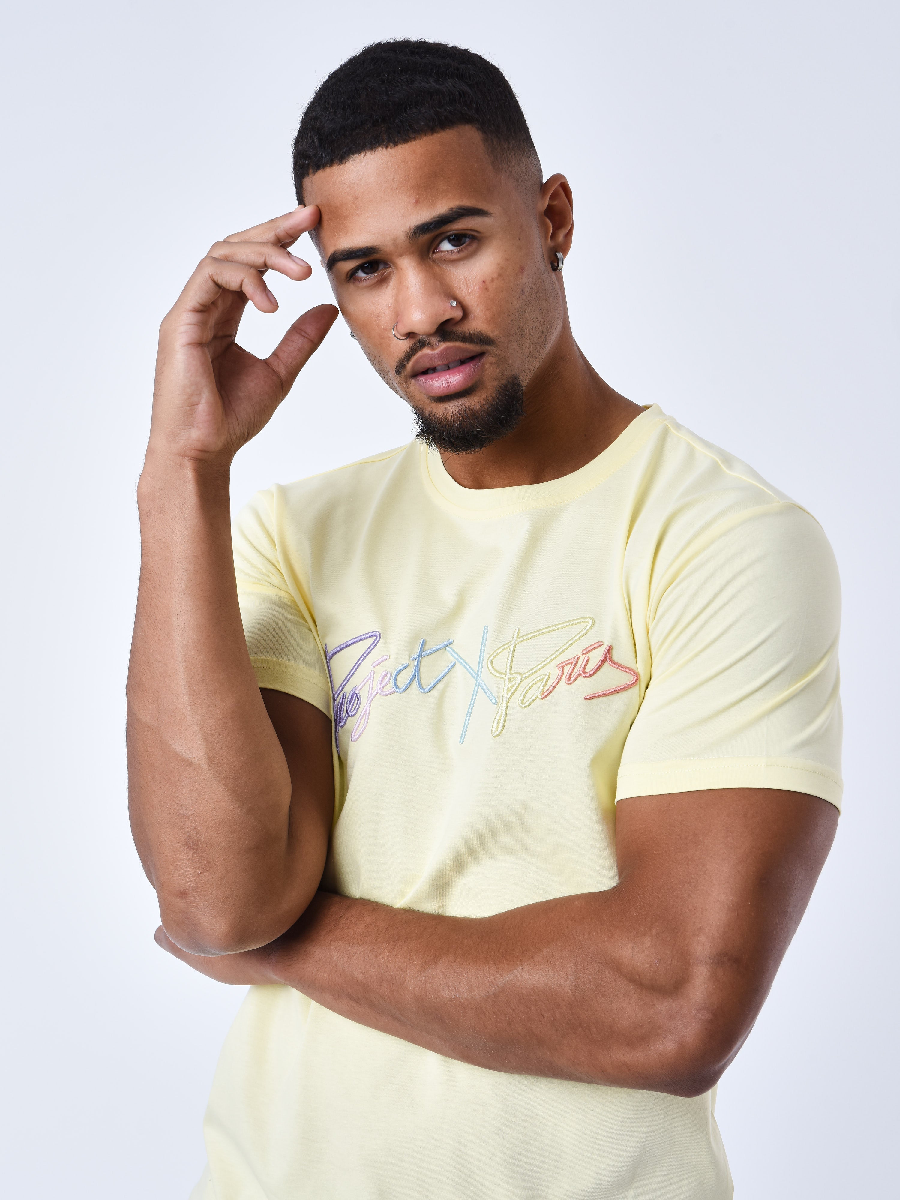t221012-jaune-modelshot