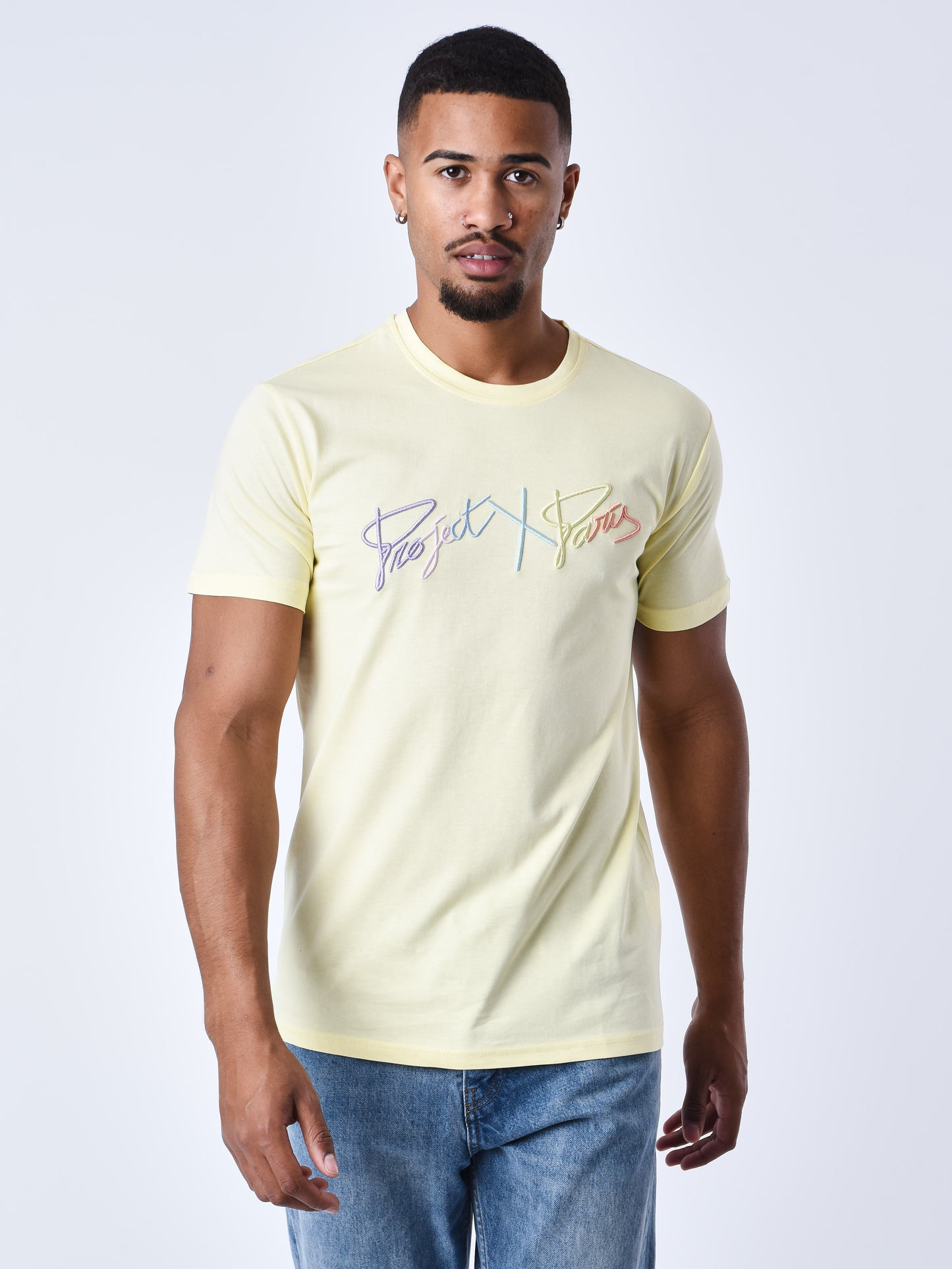t221012-jaune-modelshot