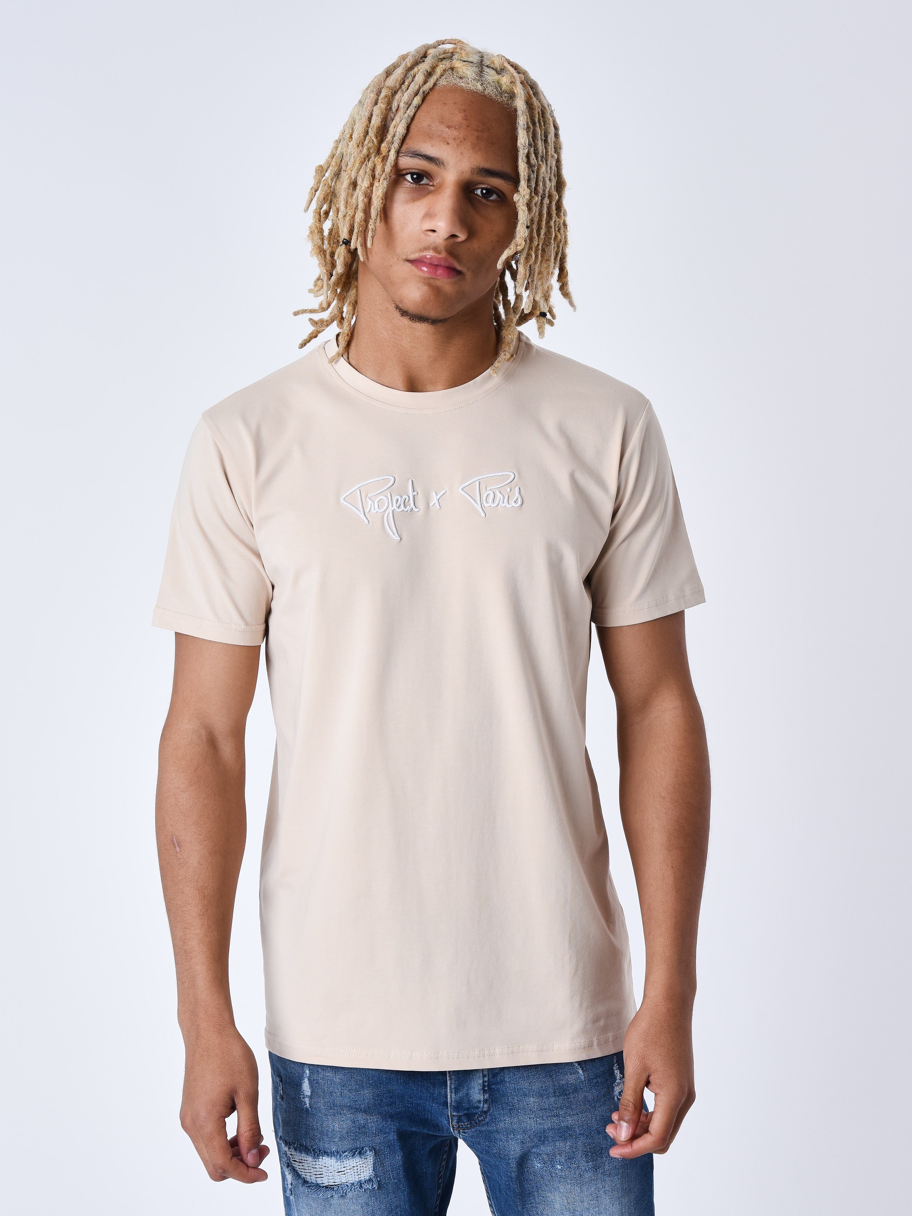 t221013-beige-modelshot
