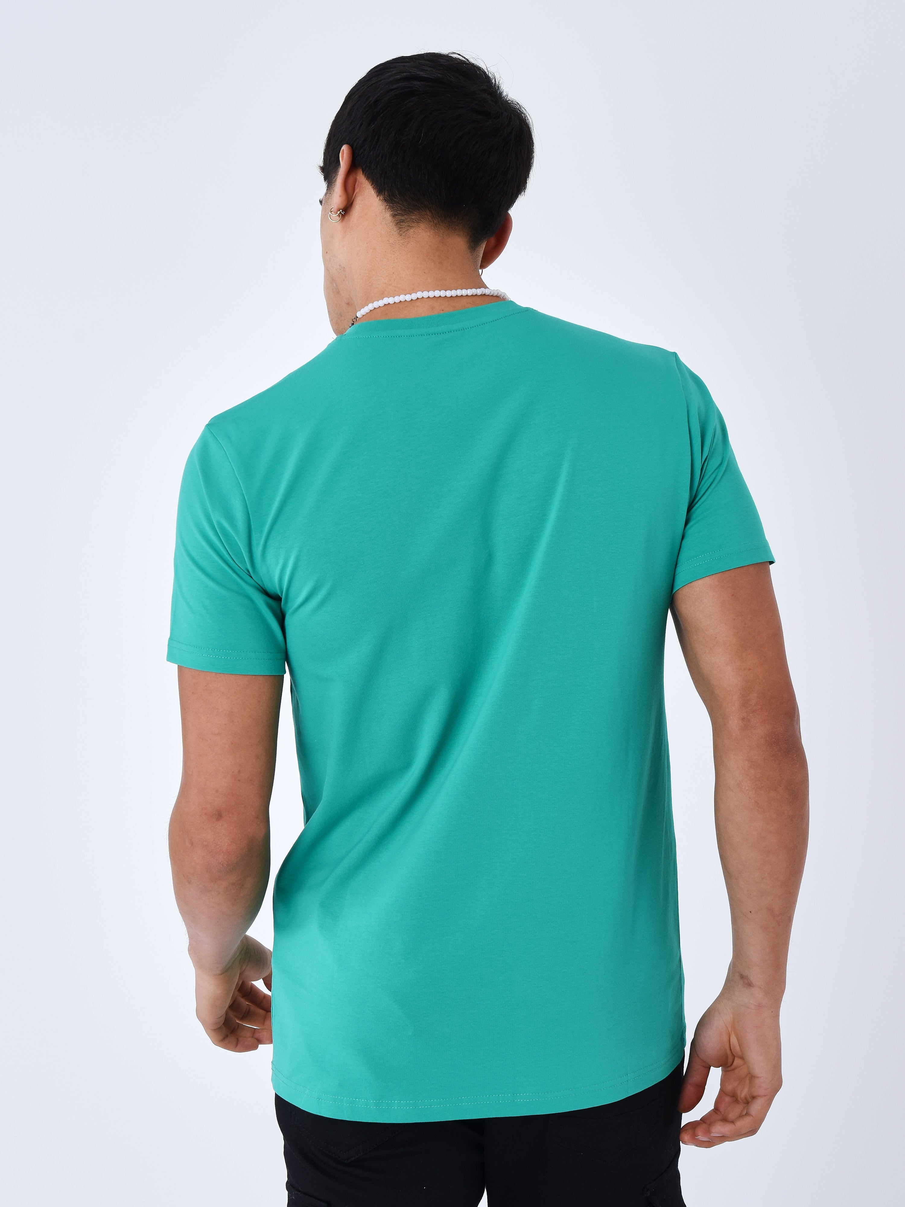 t221013-vert-modelshot