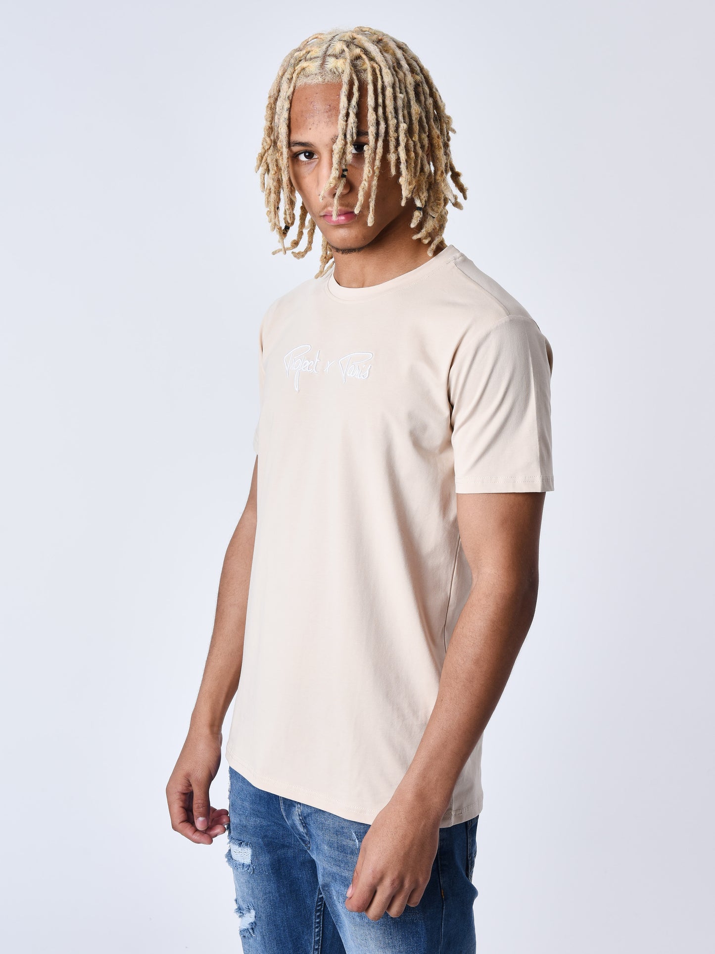 t221013-beige-modelshot