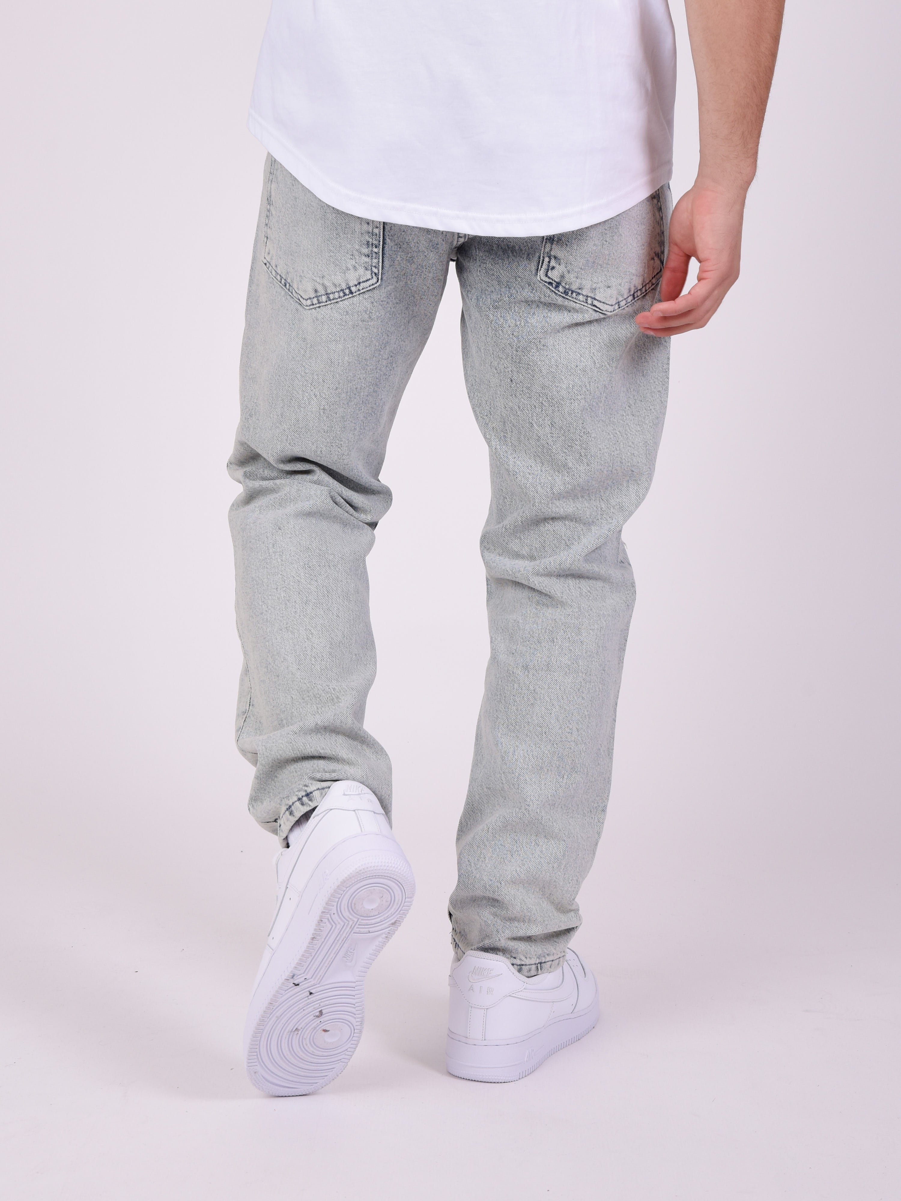 Jeans dritti strappati con buchi-4