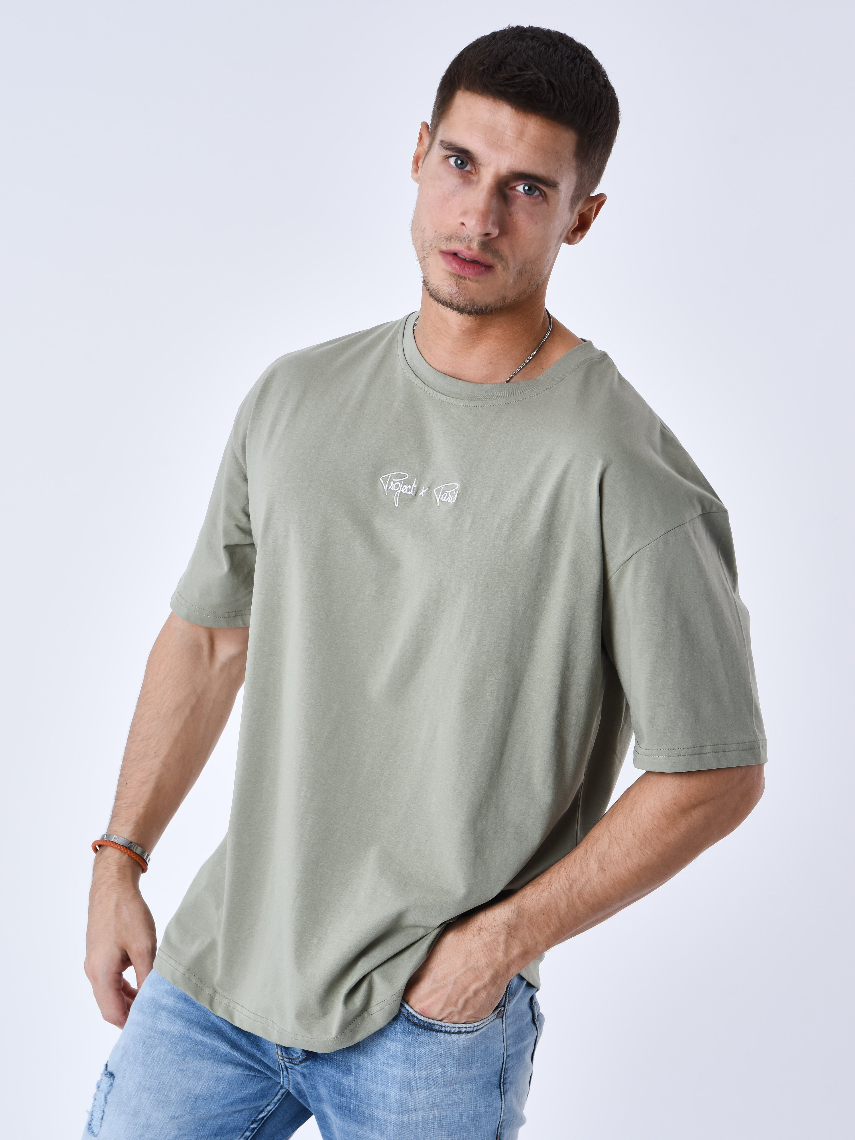 Koszulka z haftowanym logo-4