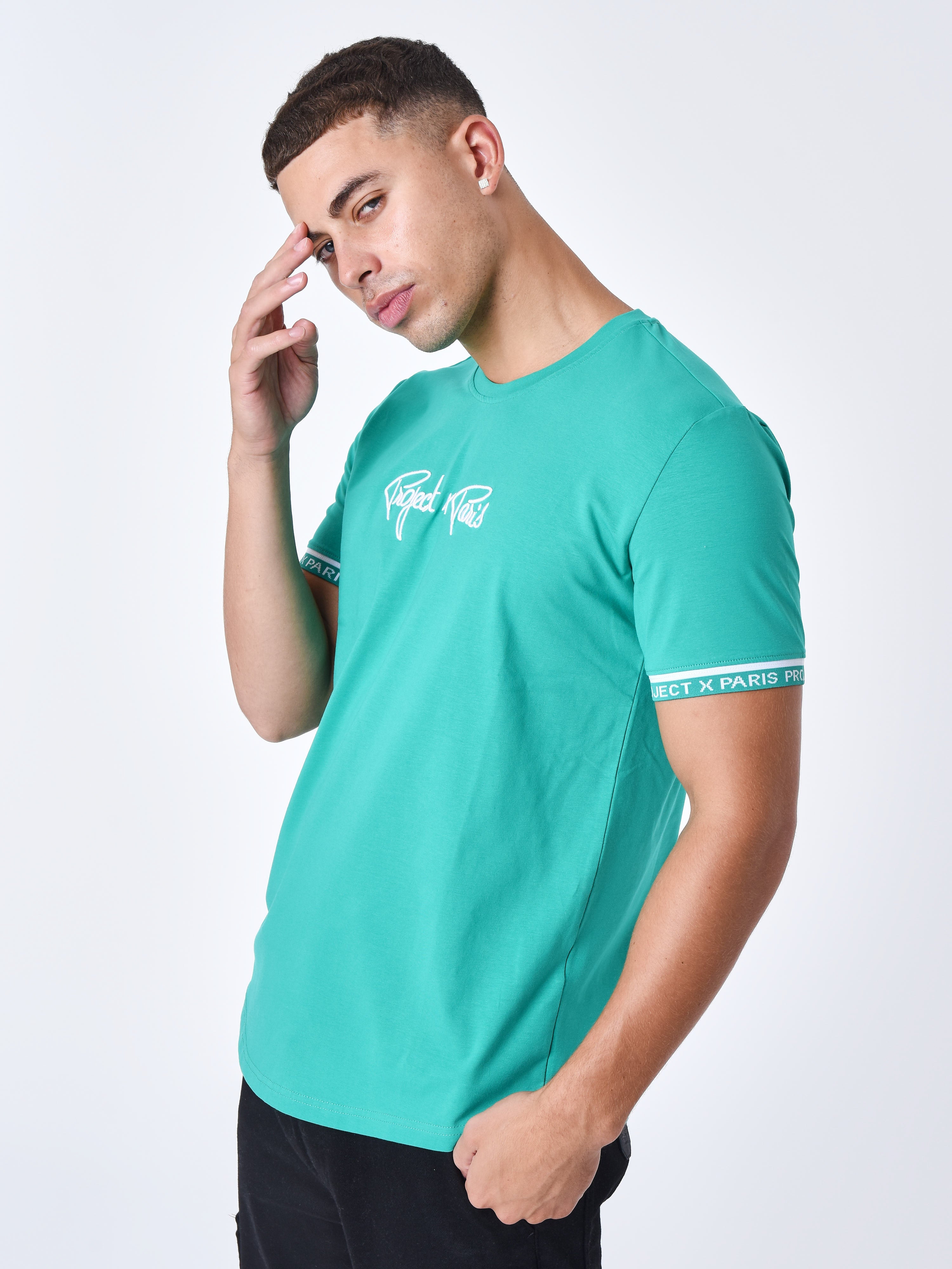Tricou cu logo brodat în relief-4