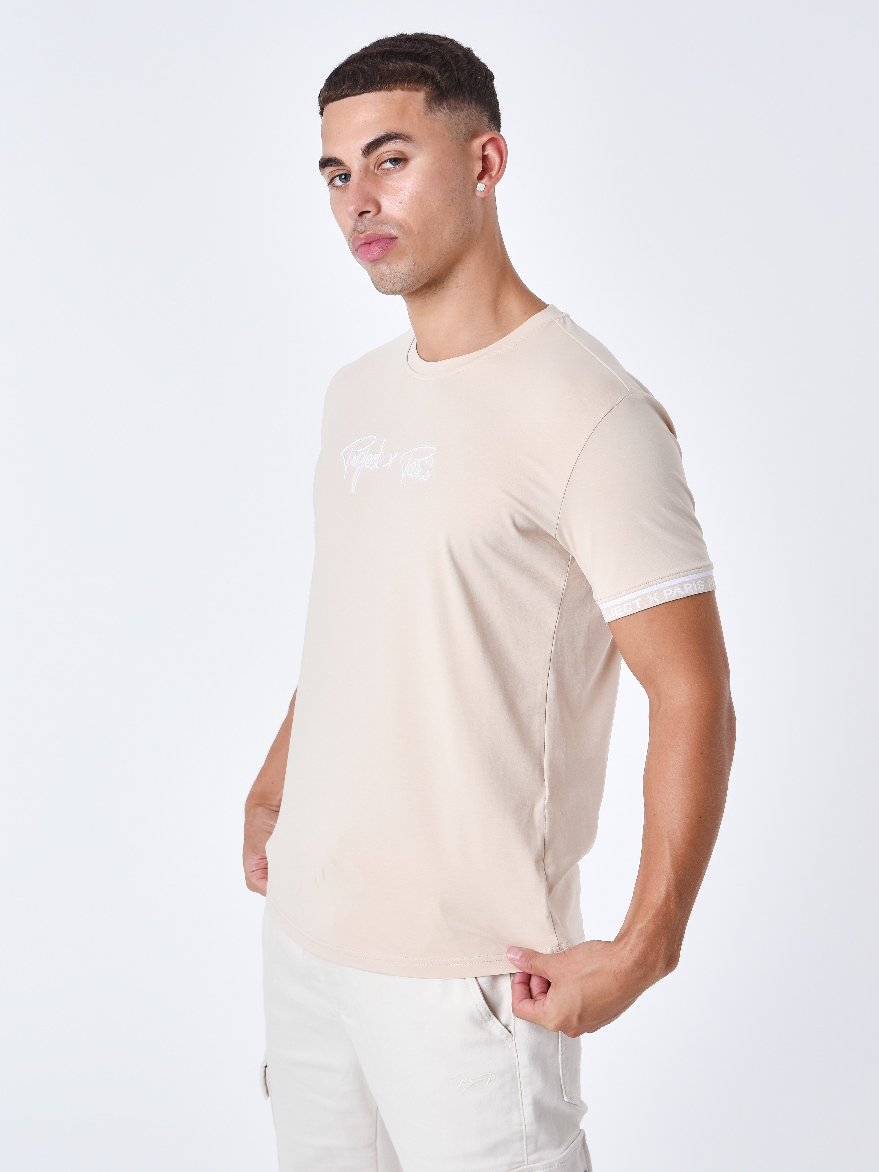 t231023-beige-modelshot