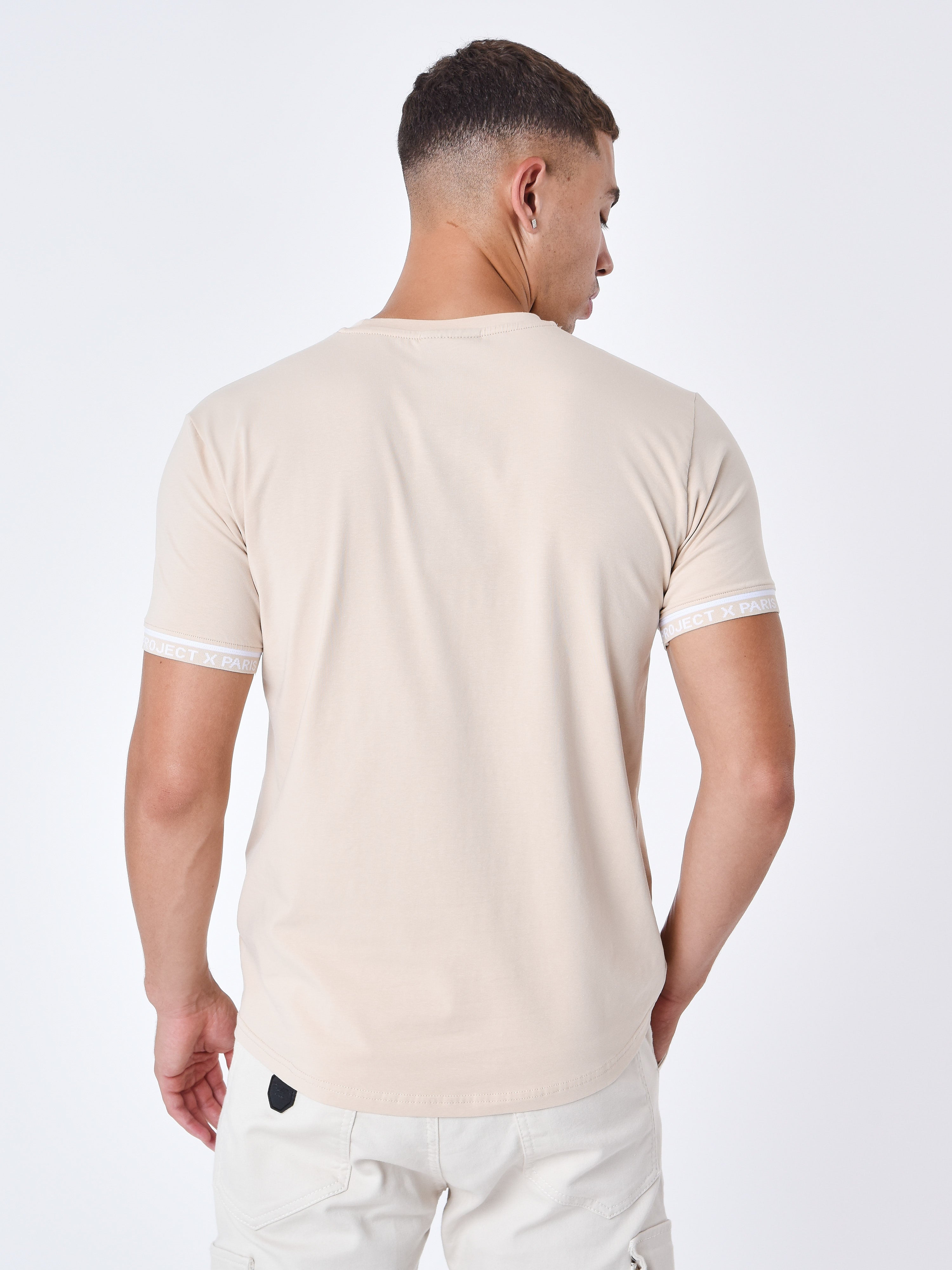 t231023-beige-modelshot
