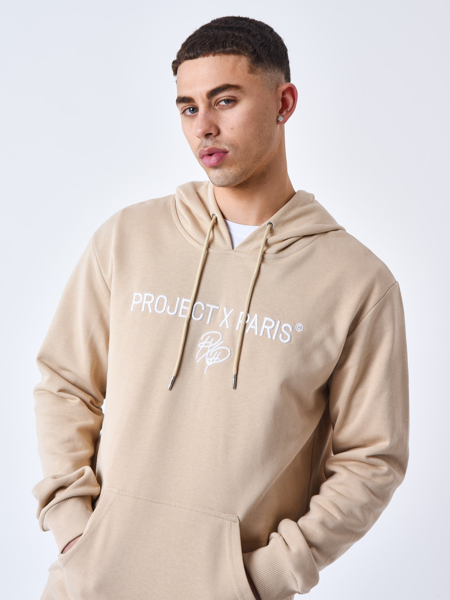 t232019-beige-modelshot