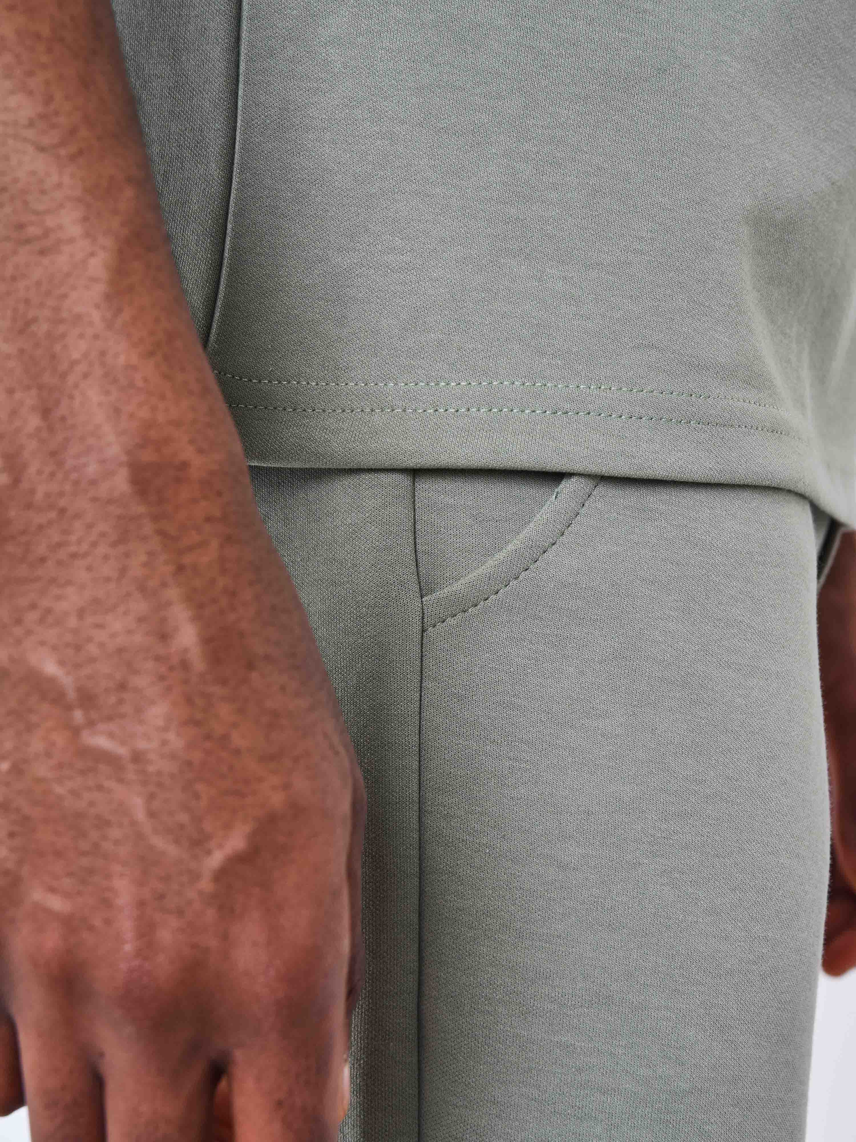 Pantaloncini con ricamo logo-7