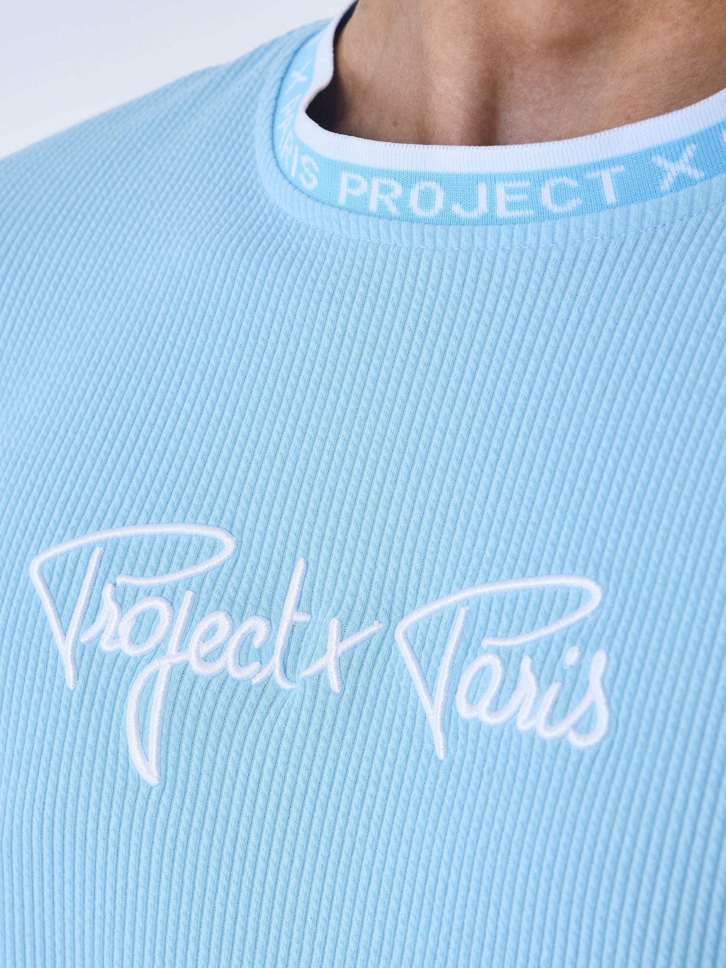 t241026-cyan-detailshot
