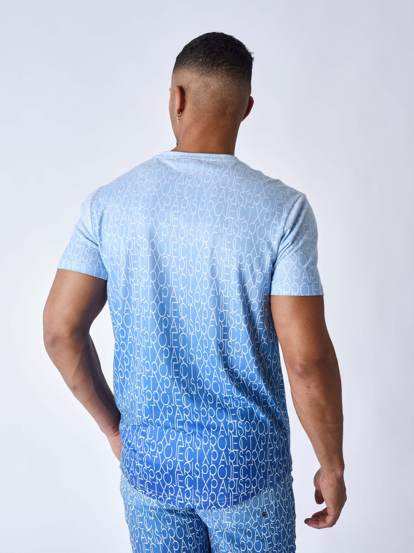 tee-shirt-a-effet-degrade-bicolore-et-all-over-light-stone