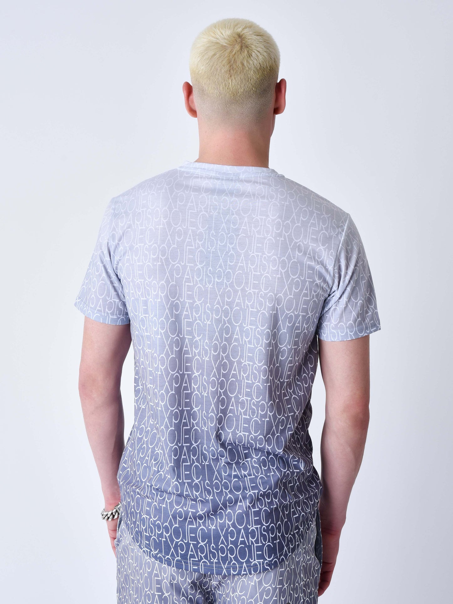 tee-shirt-a-effet-degrade-bicolore-et-all-over-light-stone