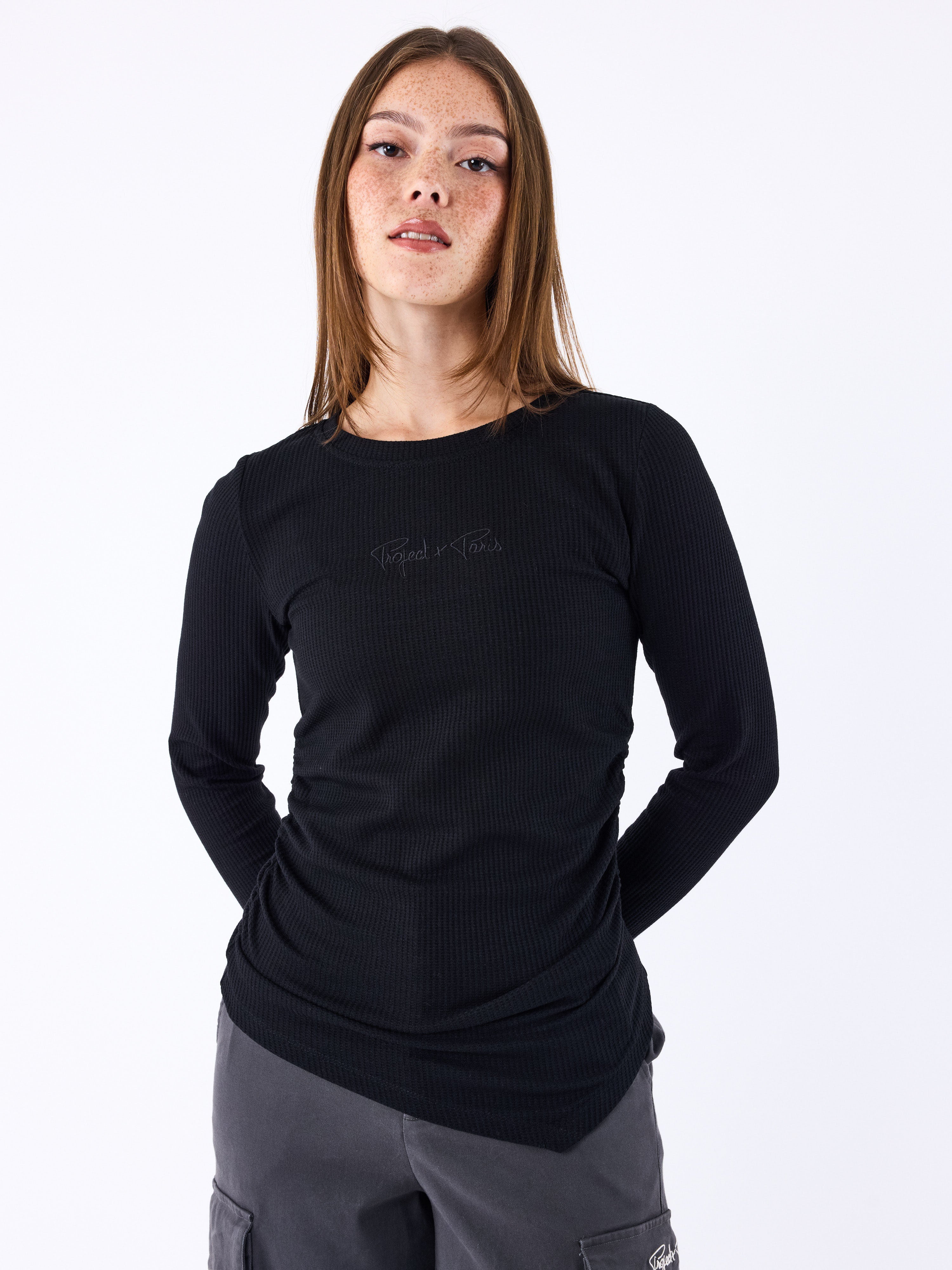 tee-shirt-a-manches-longues-essentials-noir