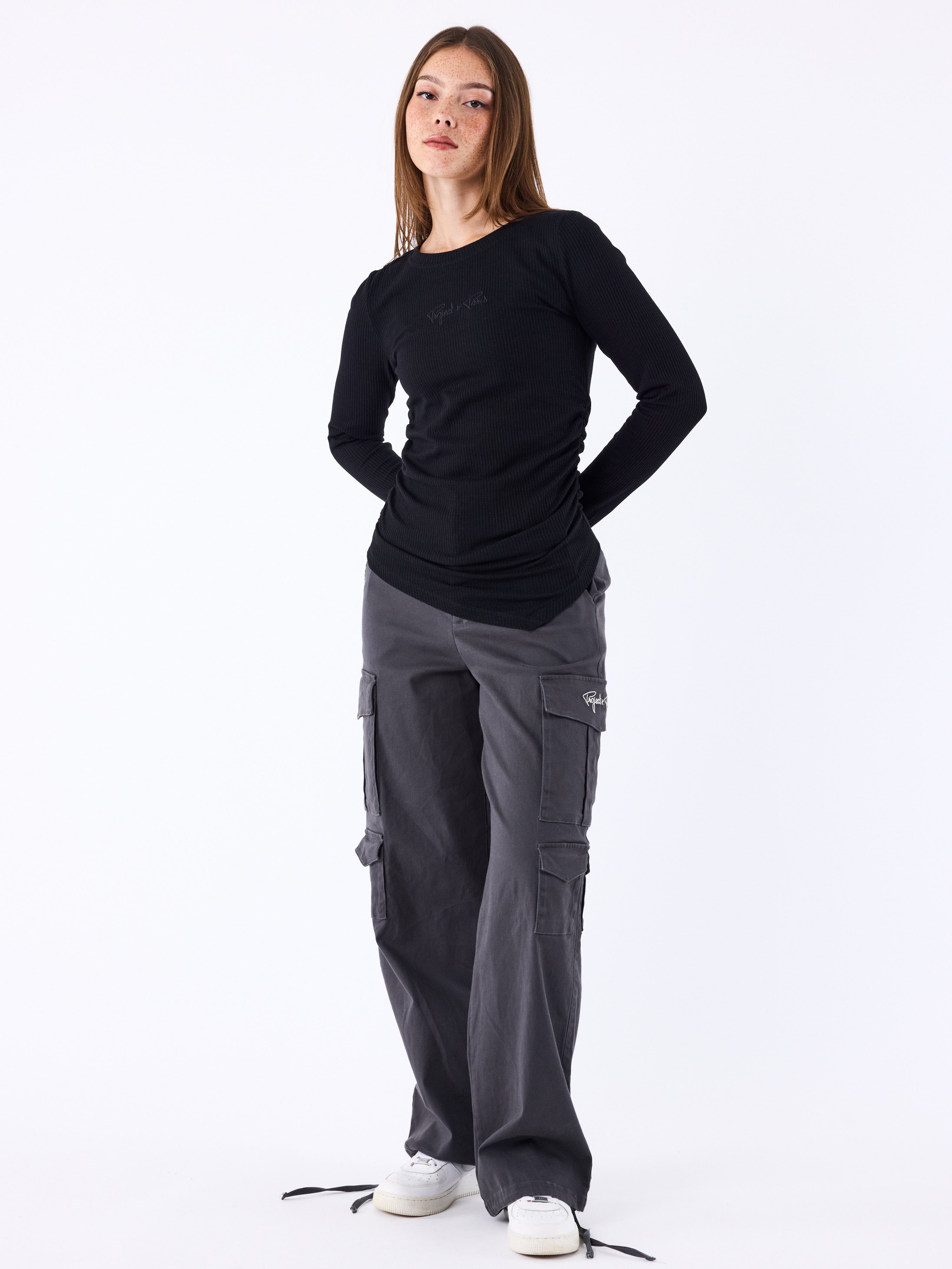 tee-shirt-a-manches-longues-essentials-noir