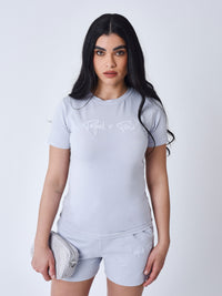 tee-shirt-basic-broderie-logo-signature-bleu-glacier-modelshot