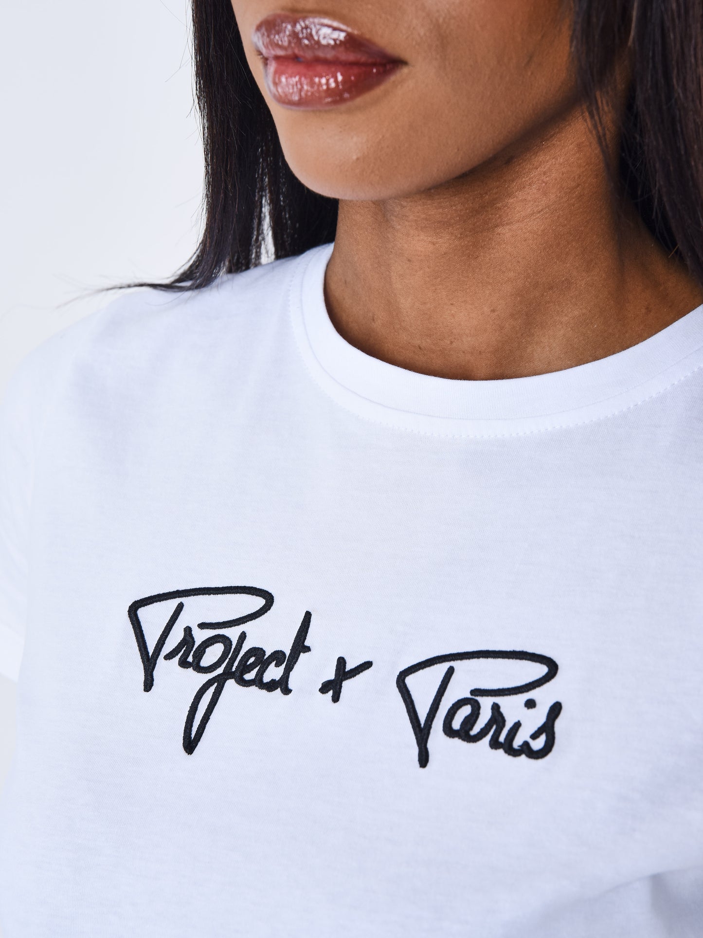 tee-shirt-basic-broderie-logo-signature-blanc