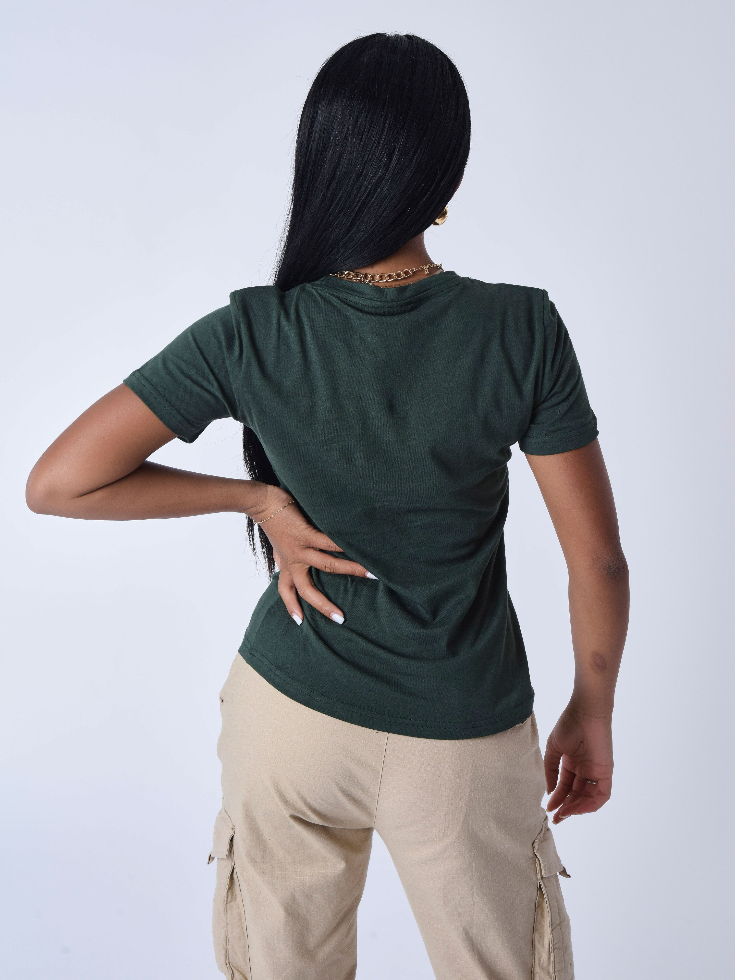 tee-shirt-basic-broderie-logo-signature-vert-modelshot