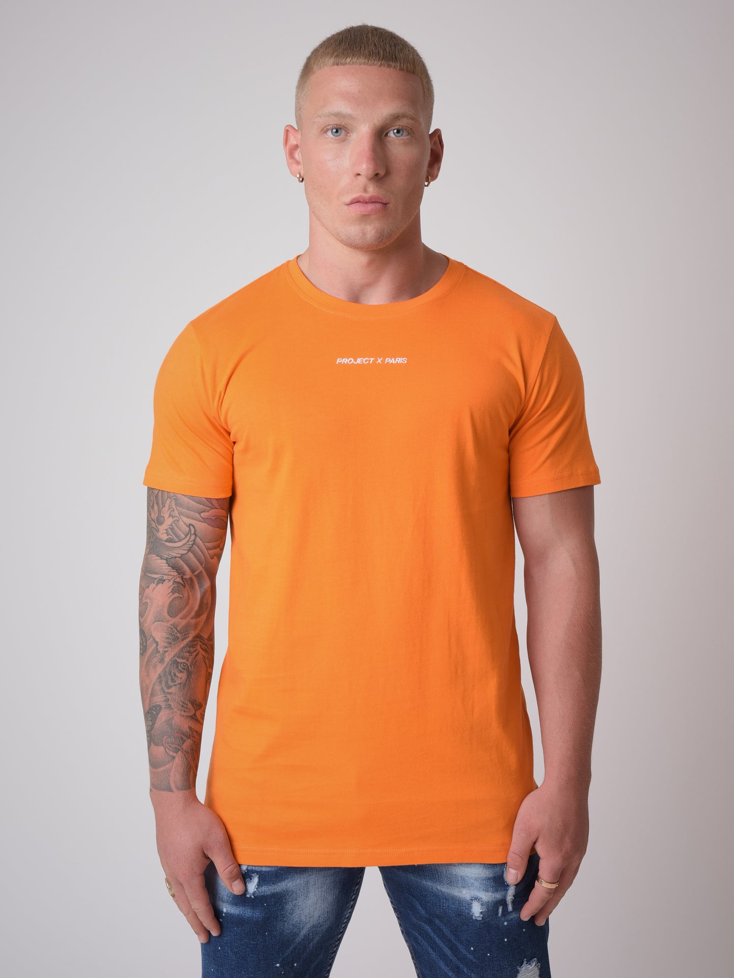 tee-shirt-broderie-logo-2010138-orange-modelshot
