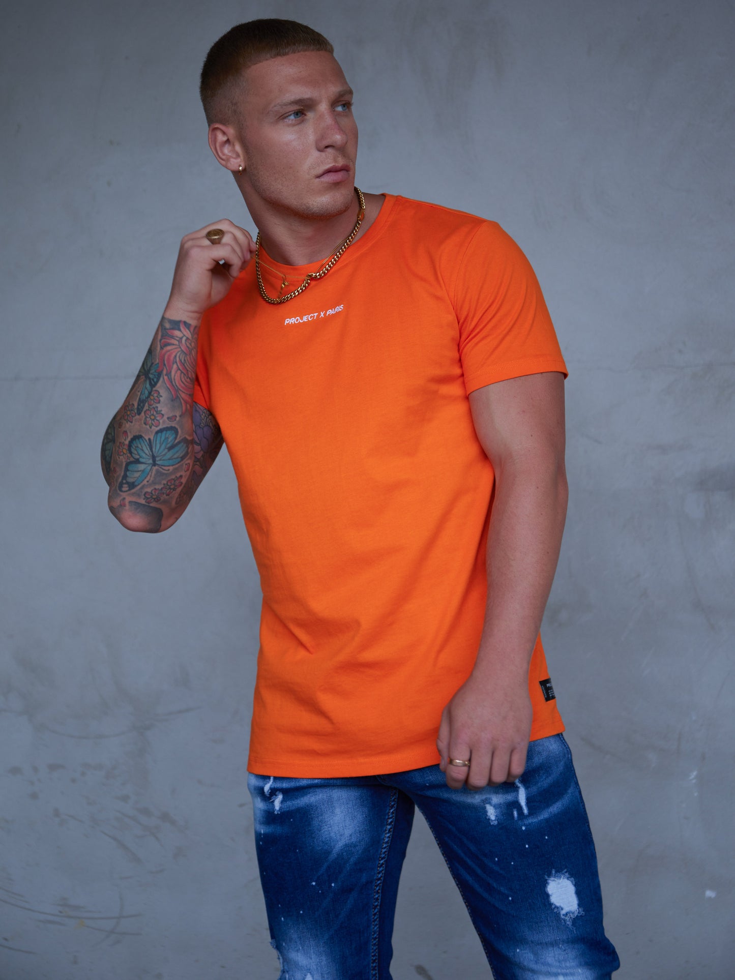 tee-shirt-broderie-logo-2010138-orange-modelshot