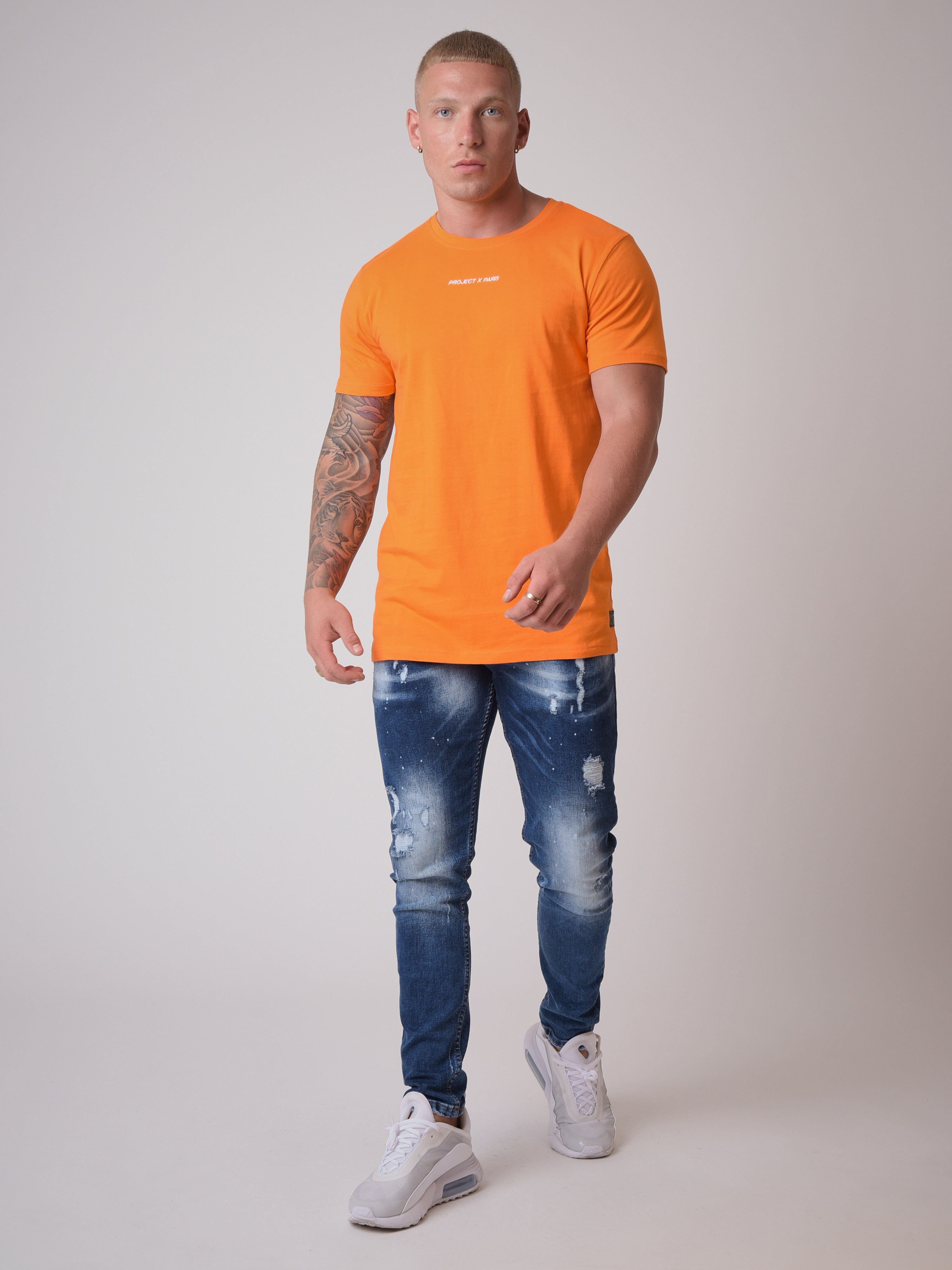 tee-shirt-broderie-logo-2010138-orange-modelshot