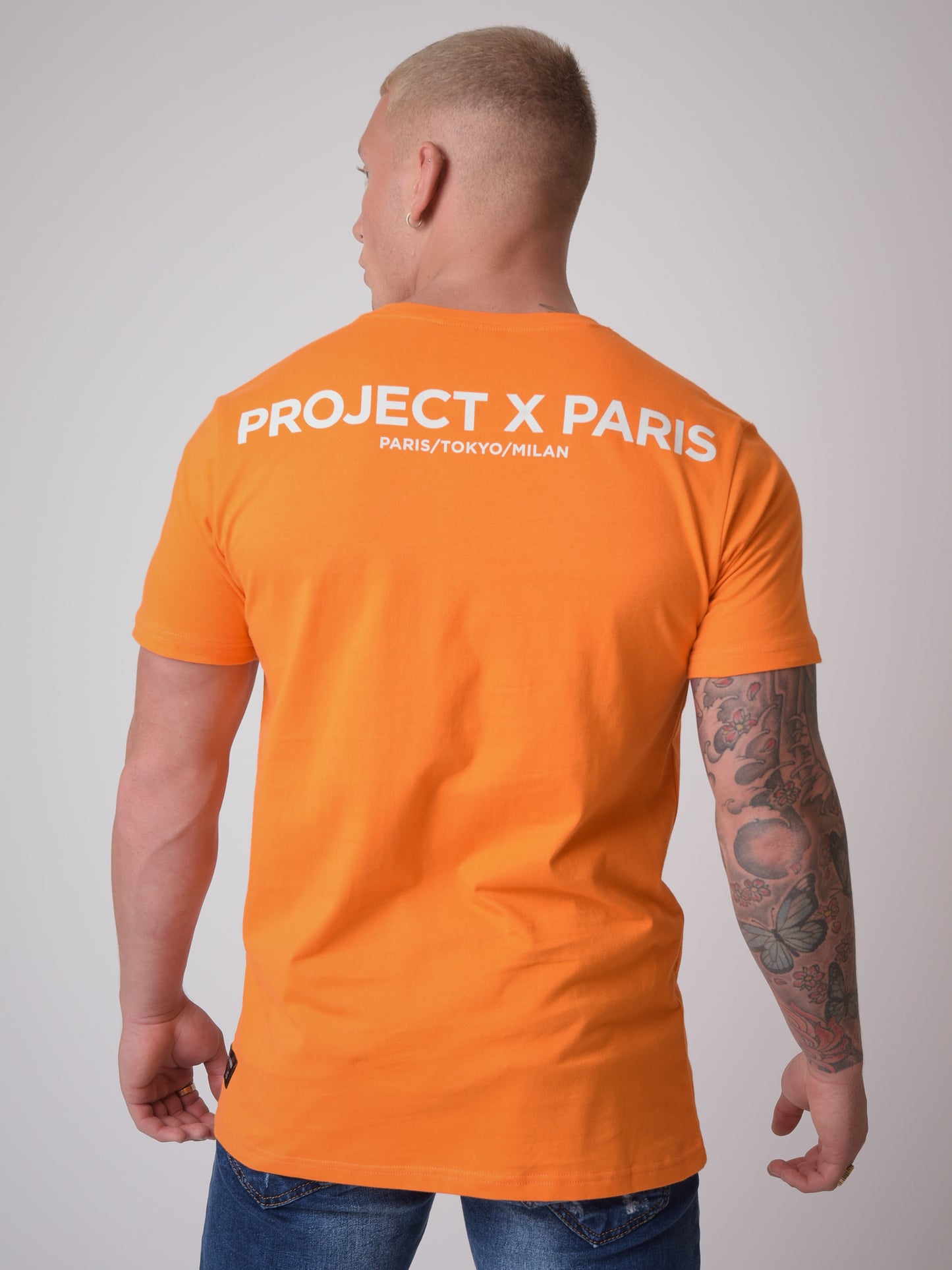 tee-shirt-broderie-logo-2010138-orange-modelshot