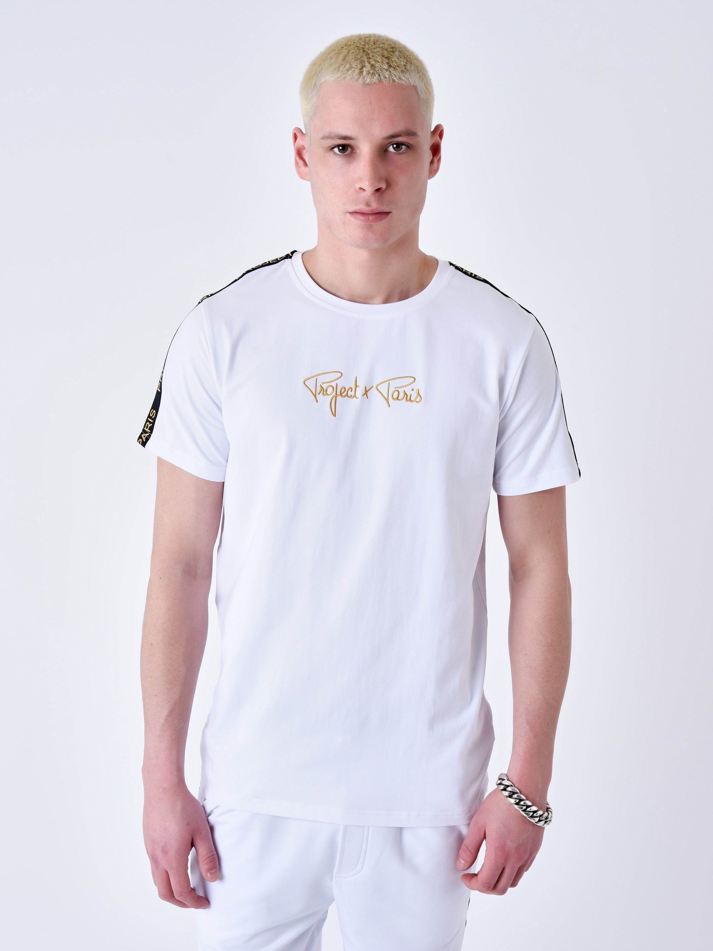 T-shirt classico con bande ricamate sulle spalle-1