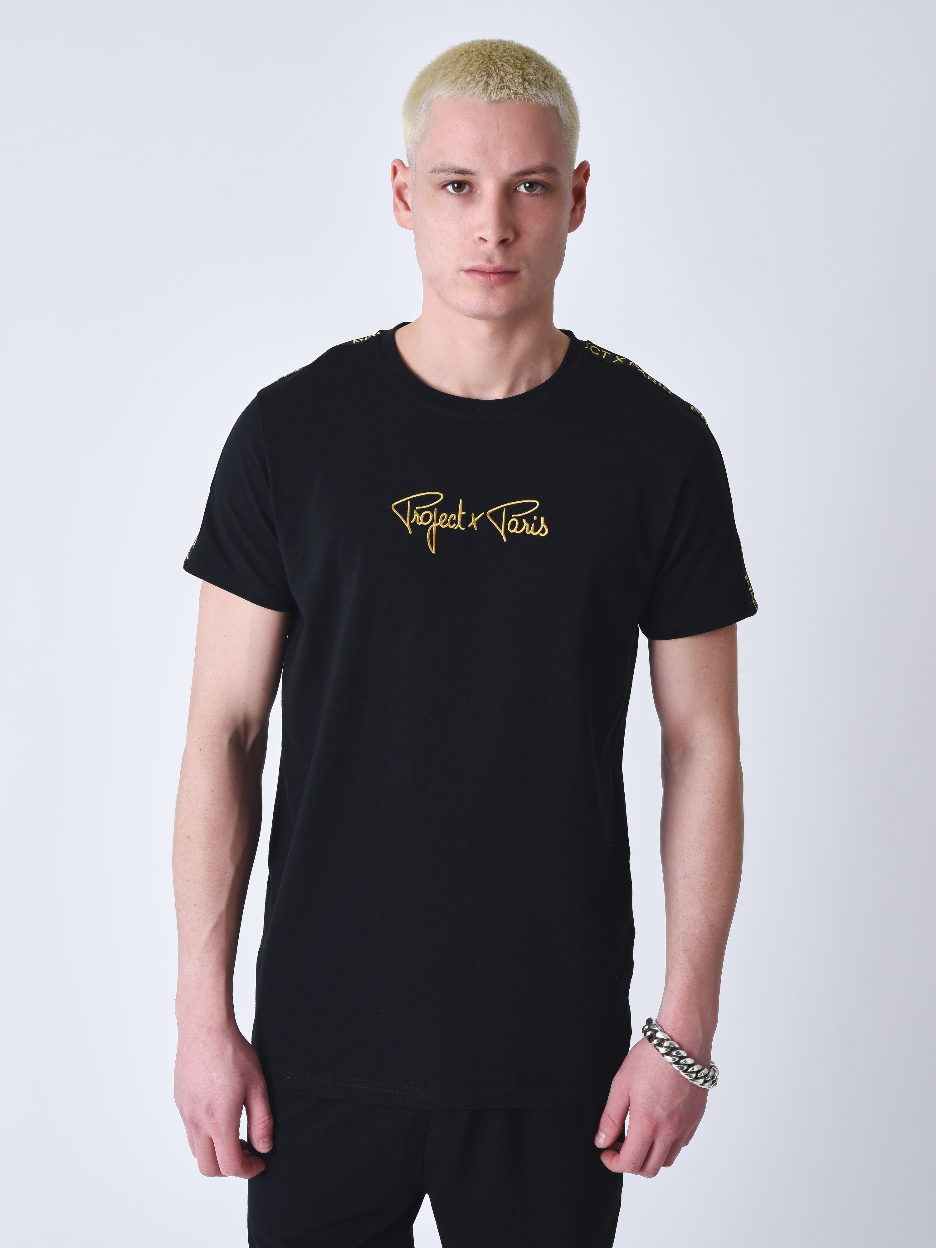tee-shirt-classique-bandes-brode-epaule-noir