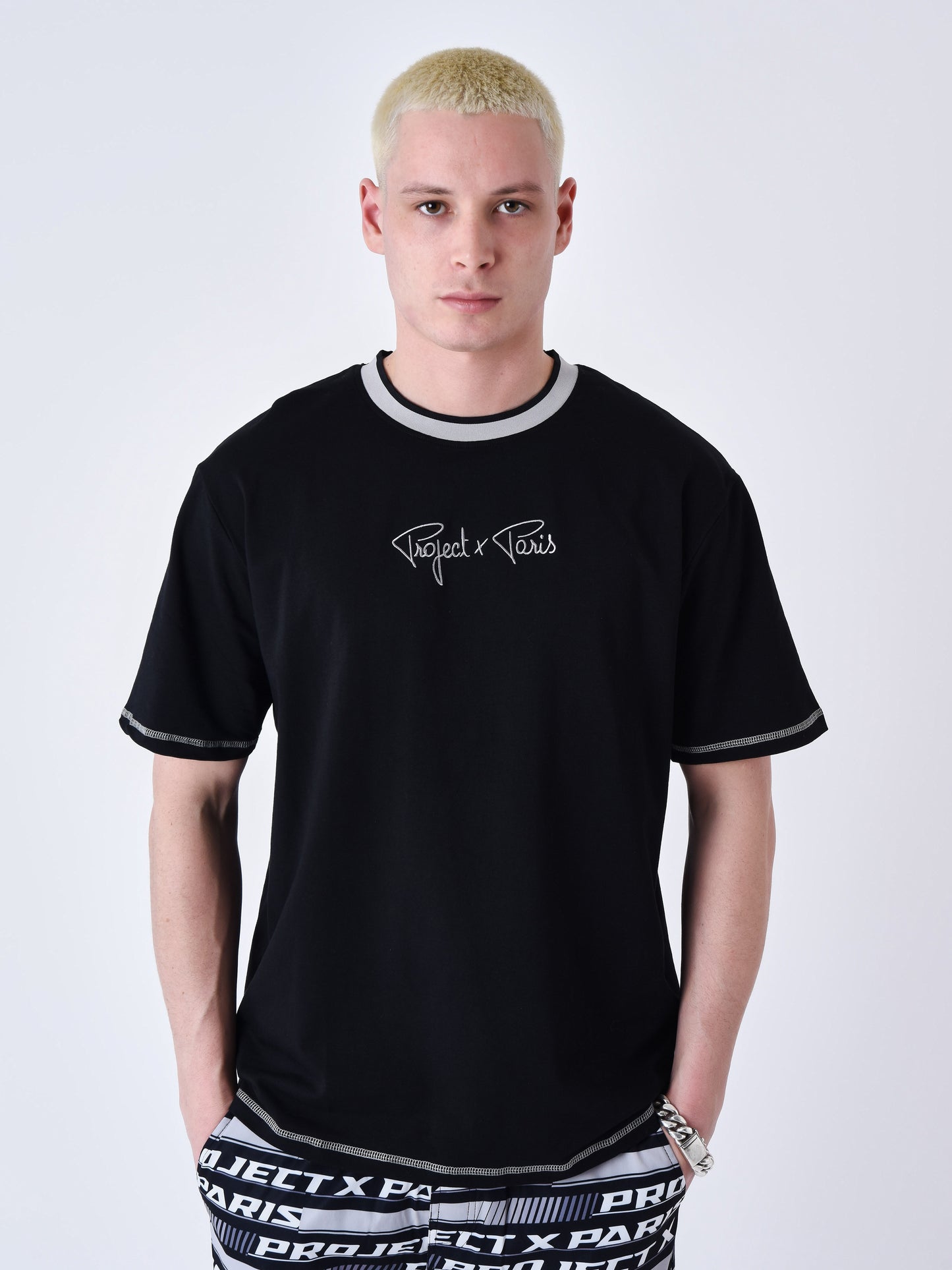 tee-shirt-classique-brode-noir