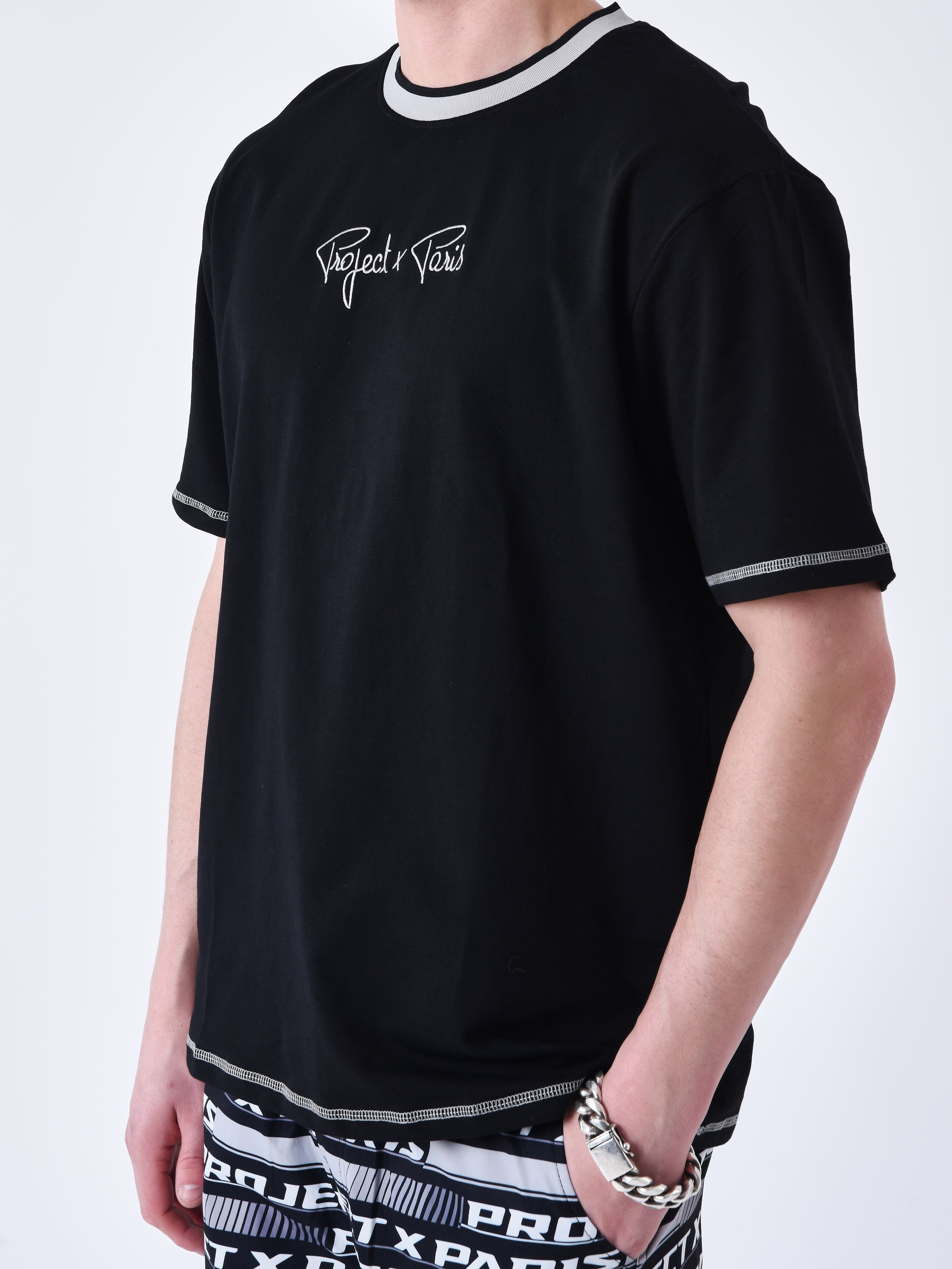 Klassisches besticktes T-Shirt-5