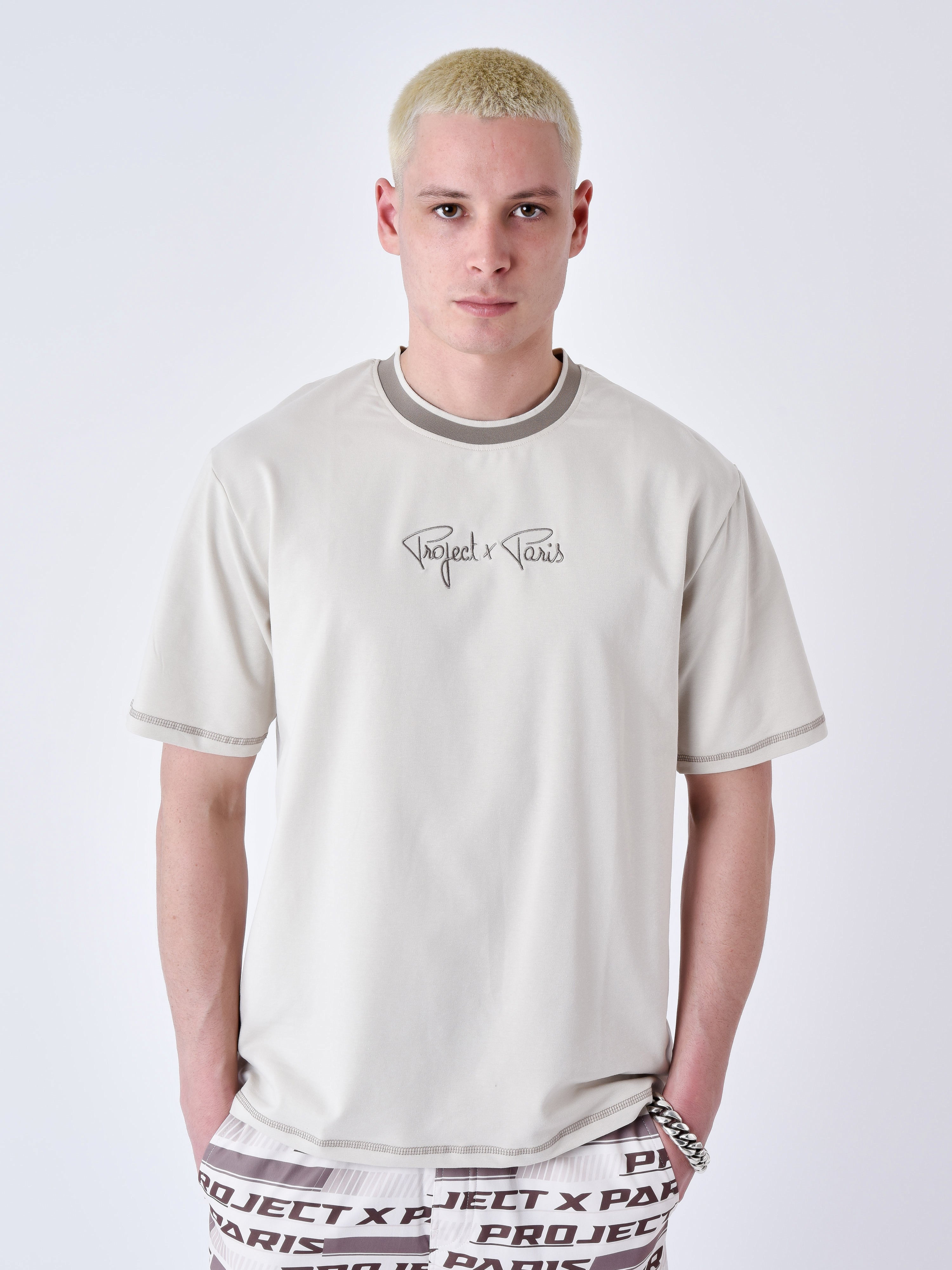 Klassisches besticktes T-Shirt-1