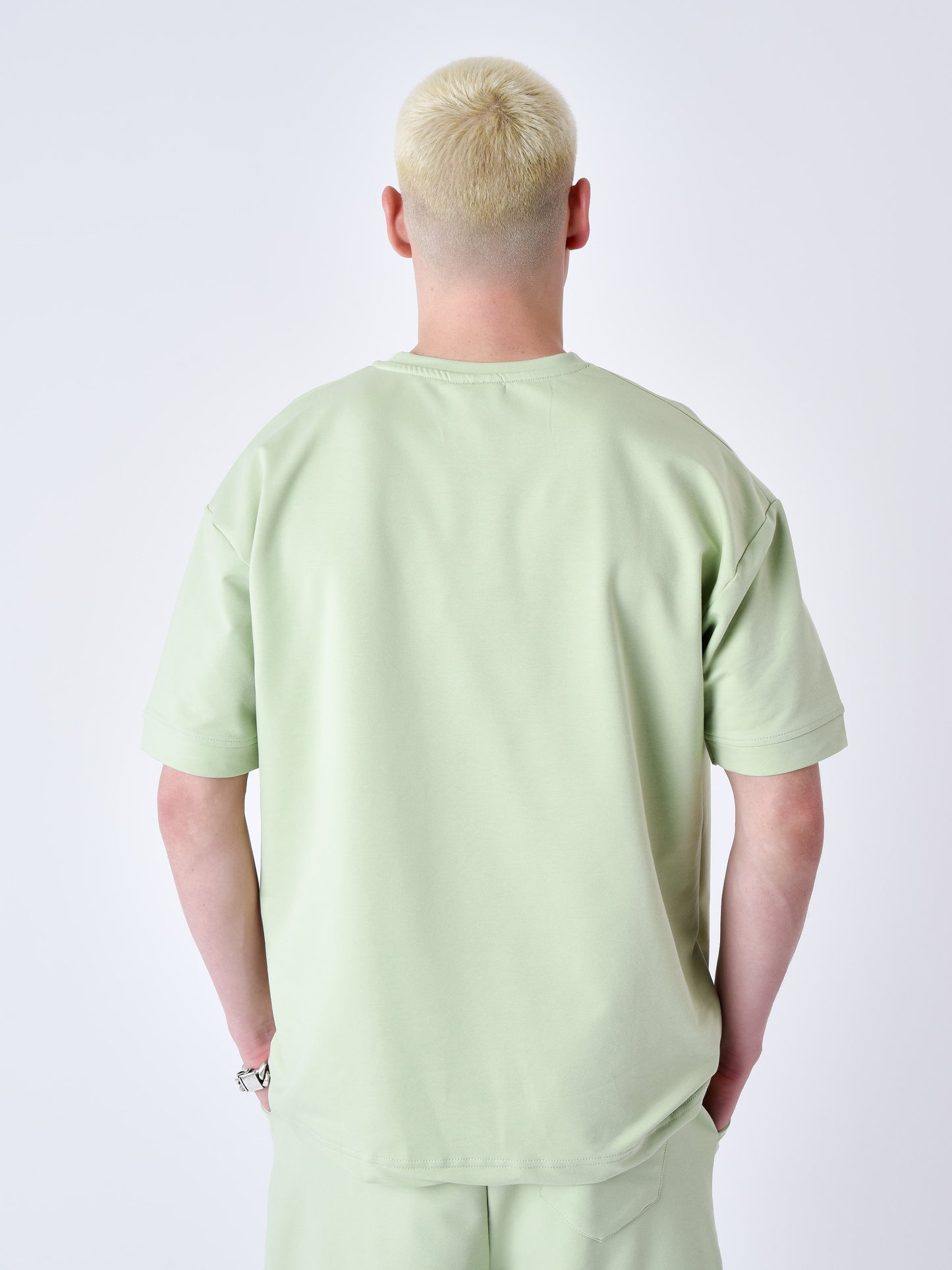 tee-shirt-classique-full-logo-broderie-essentials-pistache